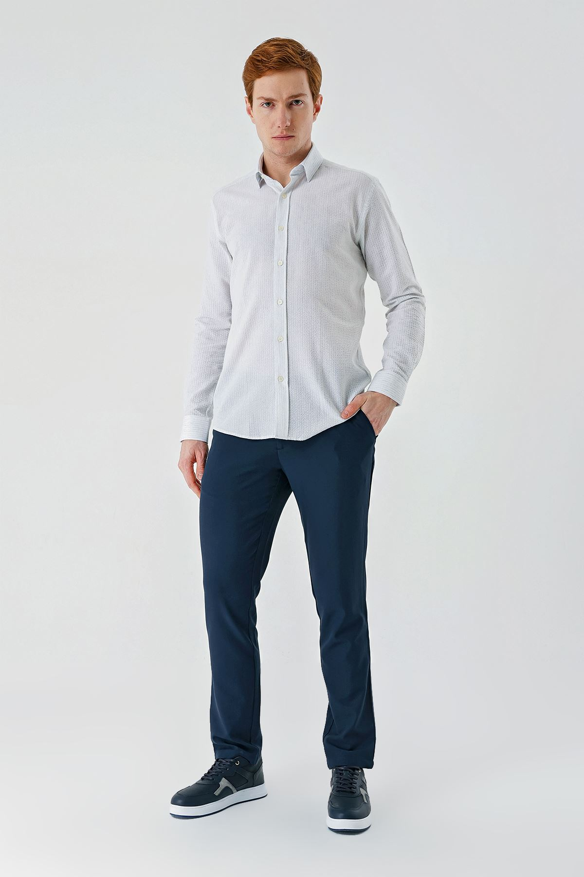 Mavi Uzun Kollu Biritli Yaka Pamuklu Likralı Casual Slim Fit Gömlek 1004240233