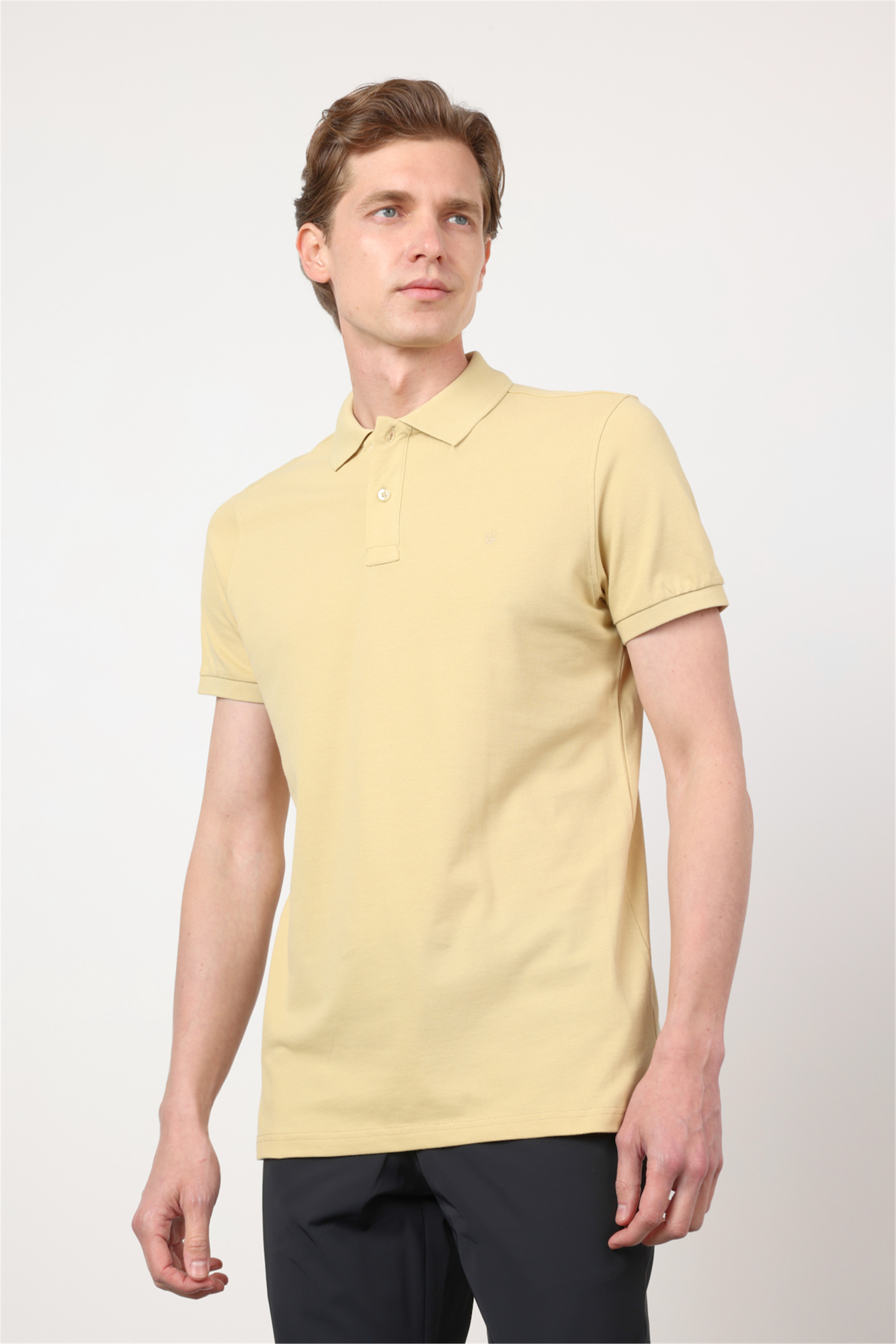 Sarı Polo Yaka Kısa Kol Cepsiz Slim Fit Pamuklu Tişört 1011260154
