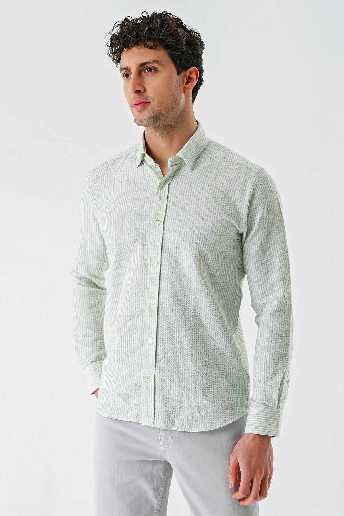 Yeşil Uzun Kollu Biritli Yaka Pamuklu Likralı Casual Slim Fit Gömlek 1004240233