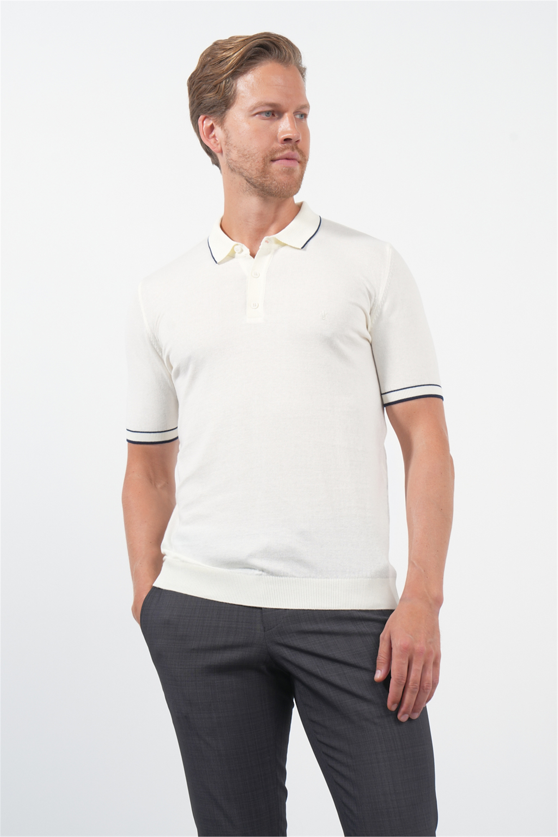 Krem Rengi Polo Yaka Kısa Kol Örme Comfort Fit %100 Pamuk Kazak 1012260151