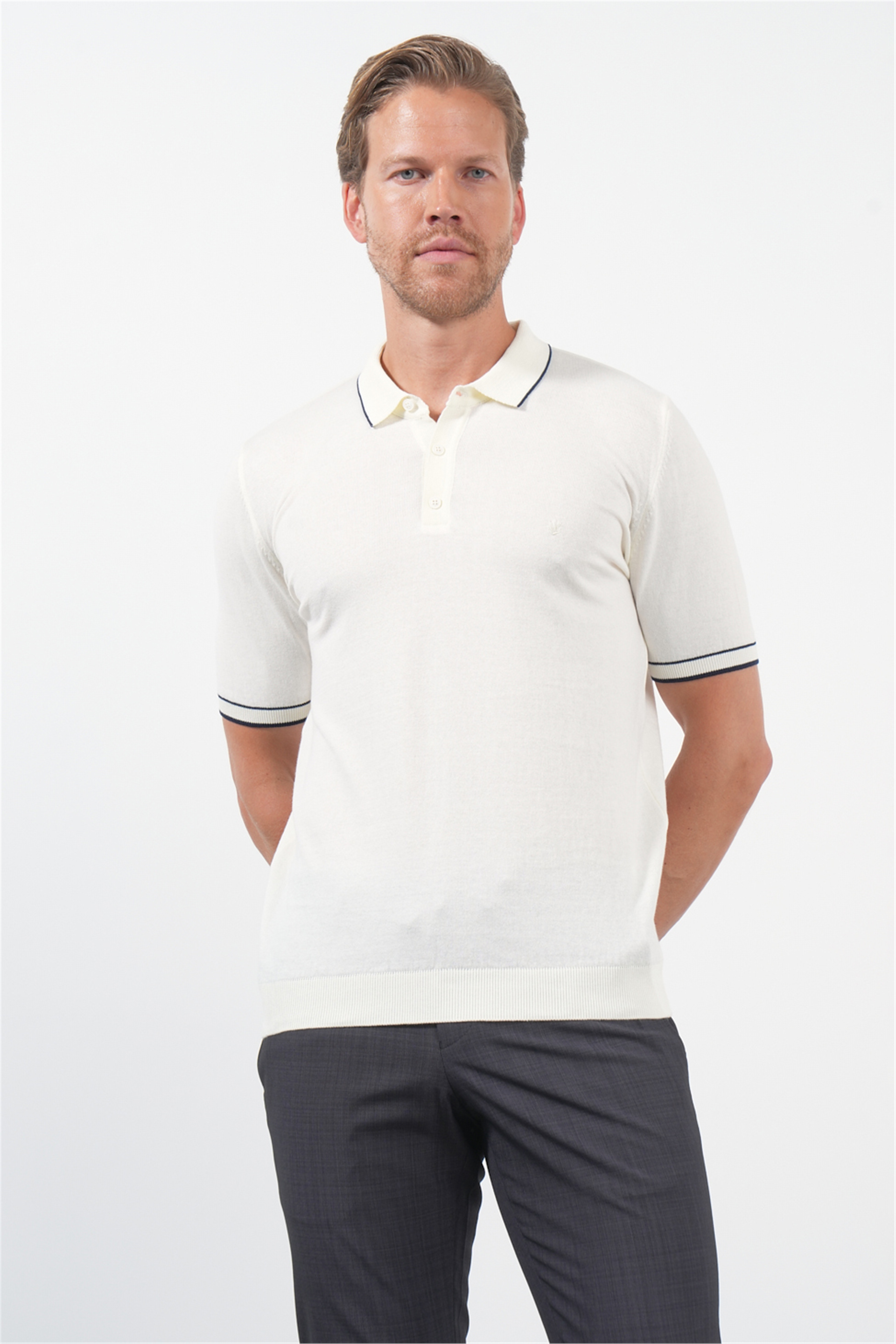 Krem Rengi Polo Yaka Kısa Kol Örme Comfort Fit %100 Pamuk Kazak 1012260151
