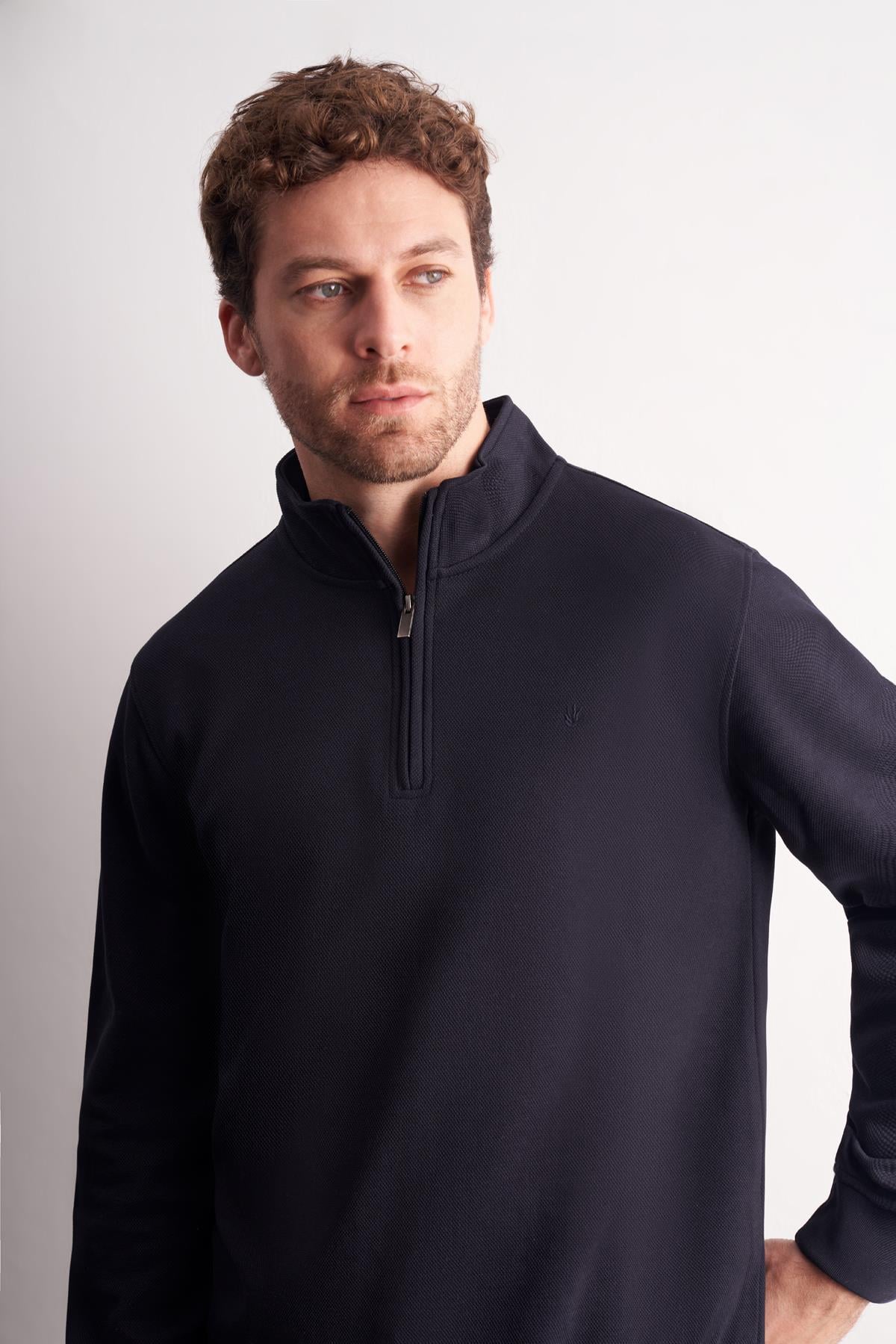 Uzun Kol Dik Yaka Düz Pamuklu Comfort Fit Sweatshirt 1013255151