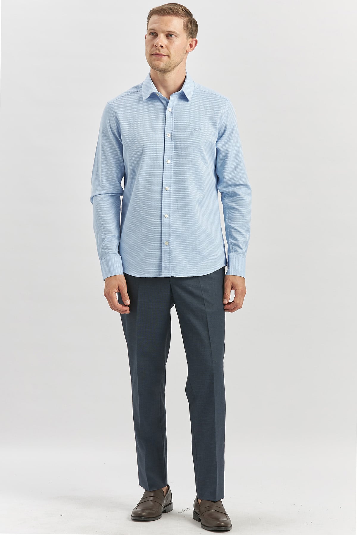 Mavi Uzun Kol Kendinden Desenli Armürlü Sert Yaka Casual Slim Fit Gömlek 1004240249