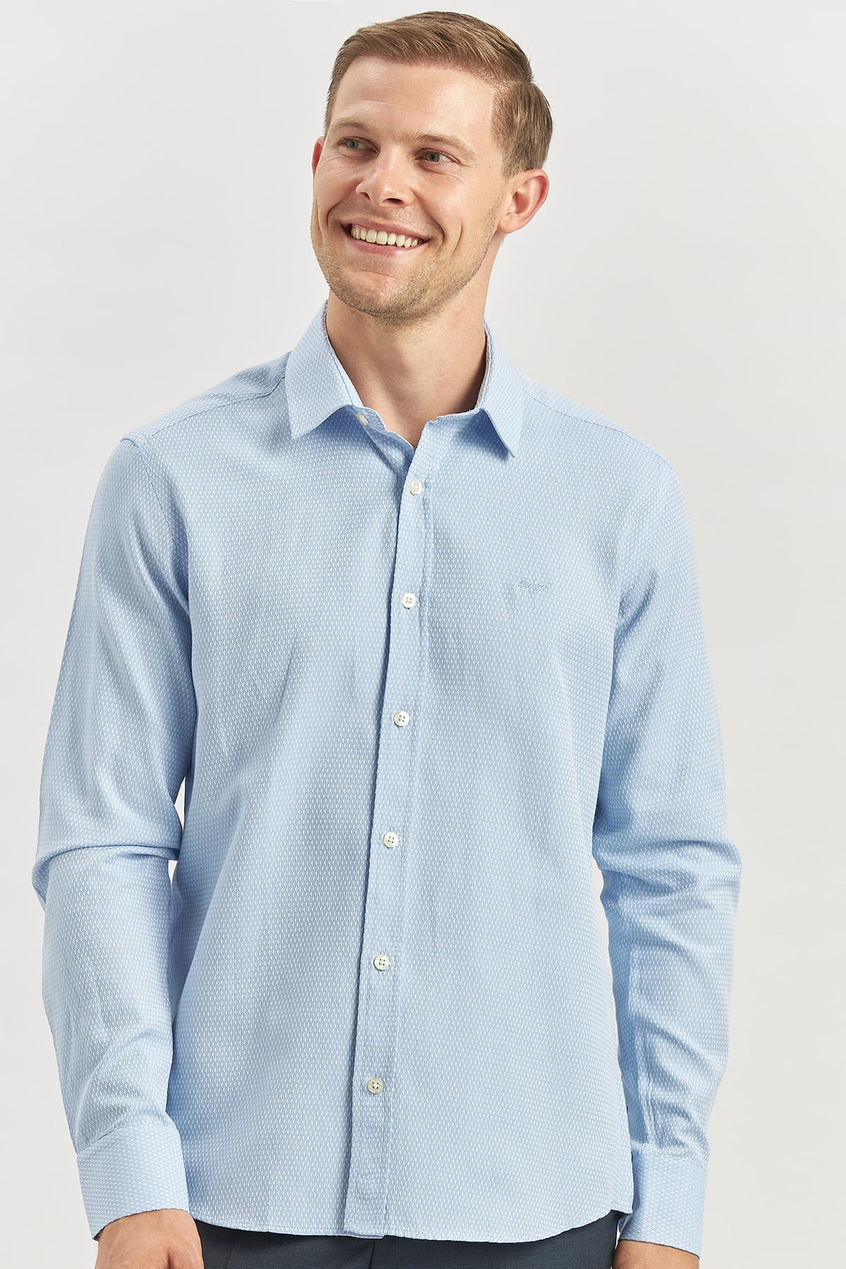 Mavi Uzun Kol Kendinden Desenli Armürlü Sert Yaka Casual Slim Fit Gömlek 1004240249