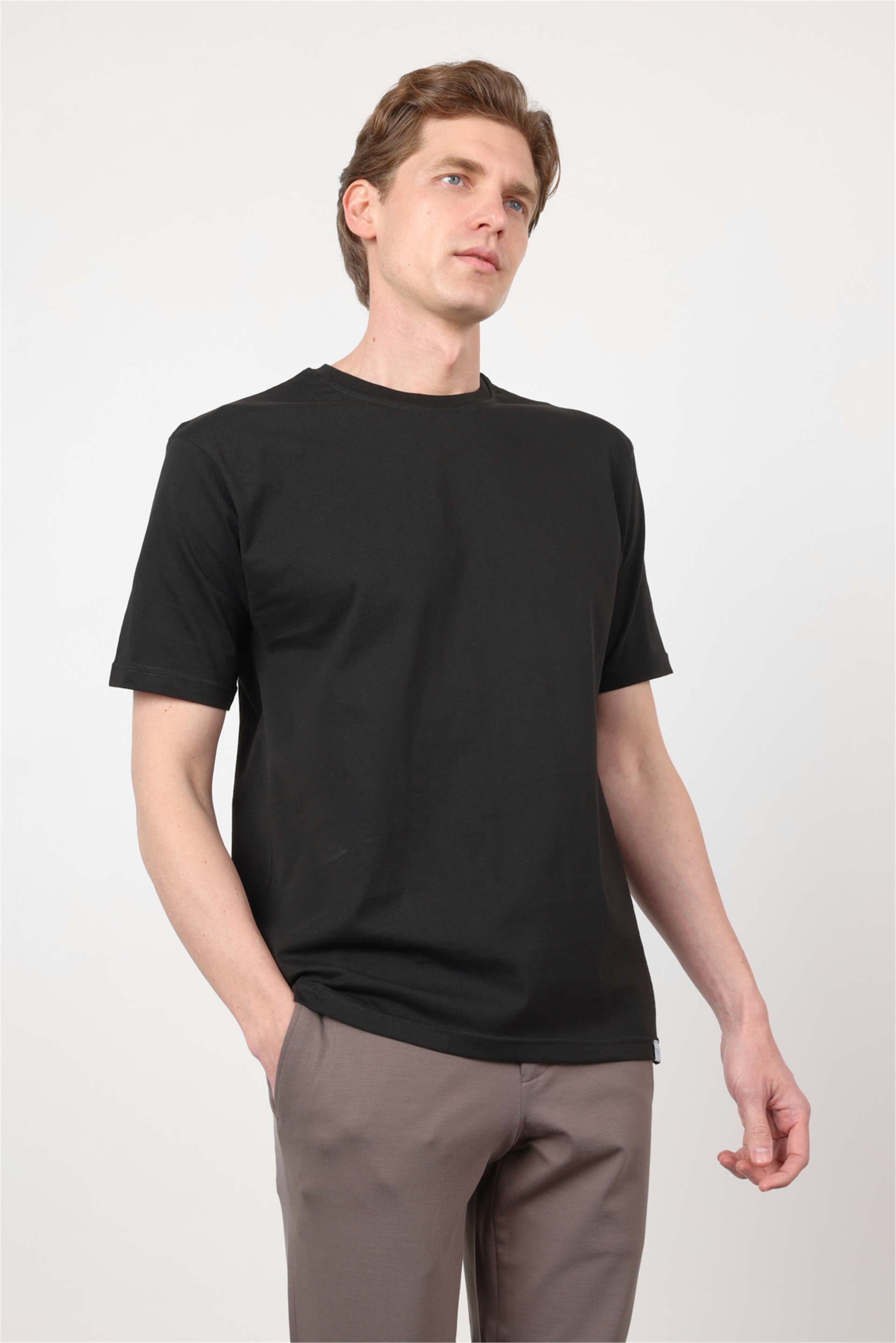 Bisiklet Yaka Kısa Kol Cepsiz Slim Fit Pamuklu Tişört 1011260166