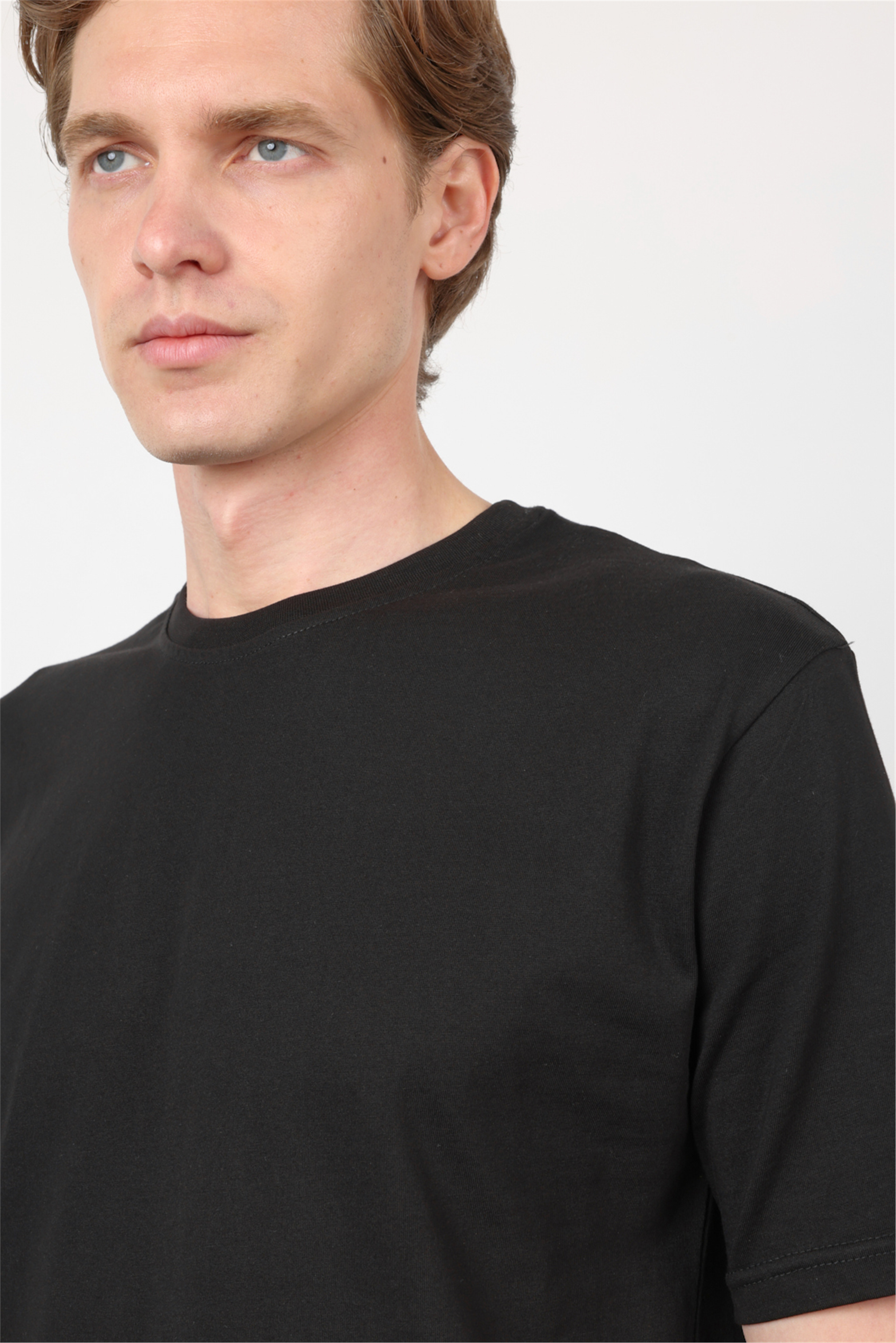 Bisiklet Yaka Kısa Kol Cepsiz Slim Fit Pamuklu Tişört 1011260166
