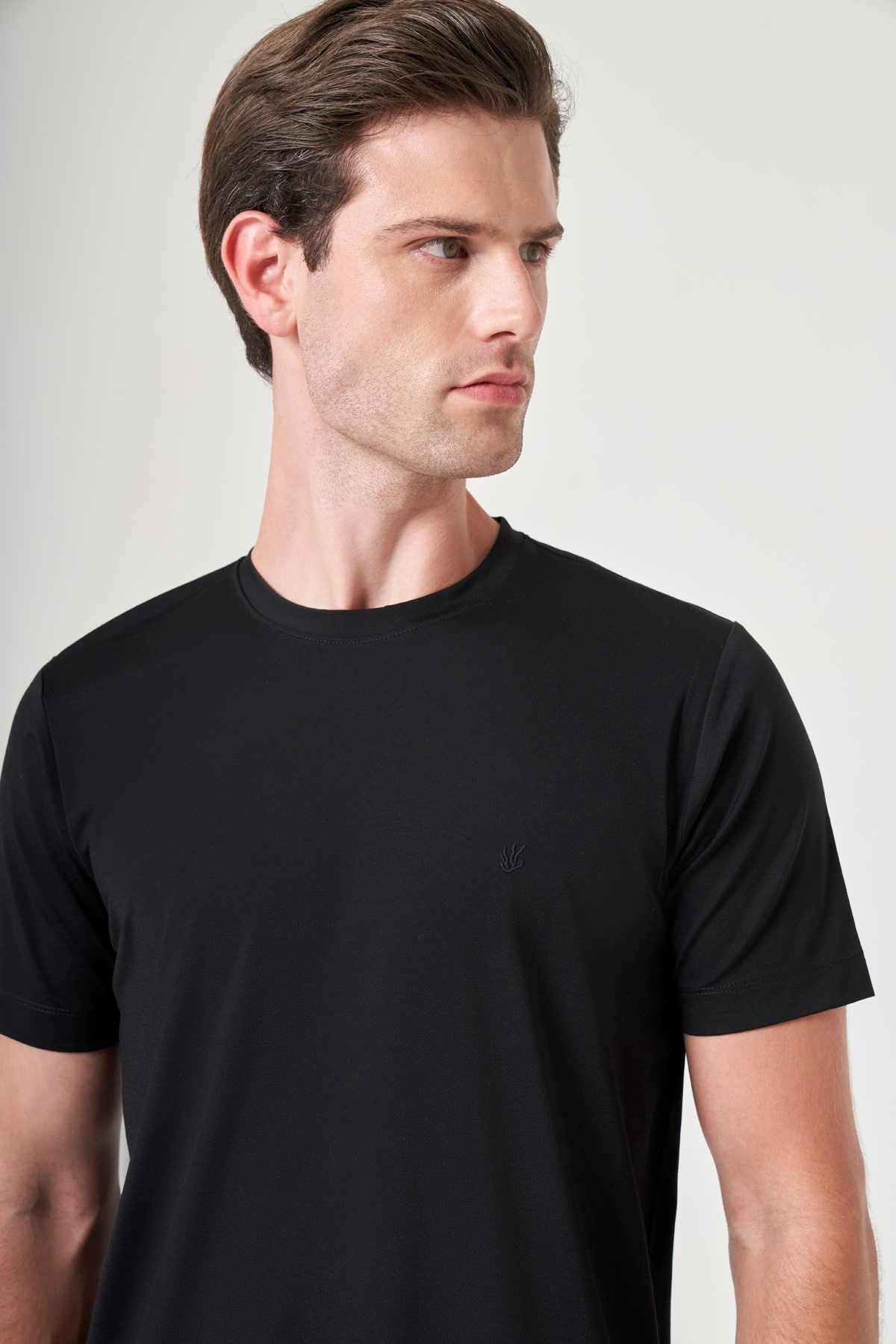SiyahBisiklet Yaka Kısa Kol Örme Slim Fit Esnek Basic Tişört 1011260184