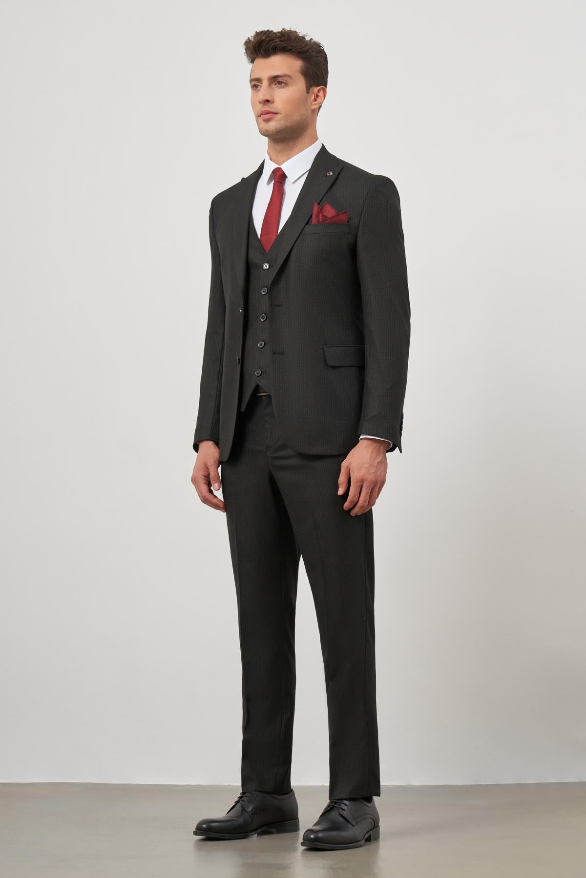 Siyah Kırlangıç Yaka Çizgili Yelekli 6 Drop Slim Fit Tam Astar Yünlü Takım Elbise 1001245153