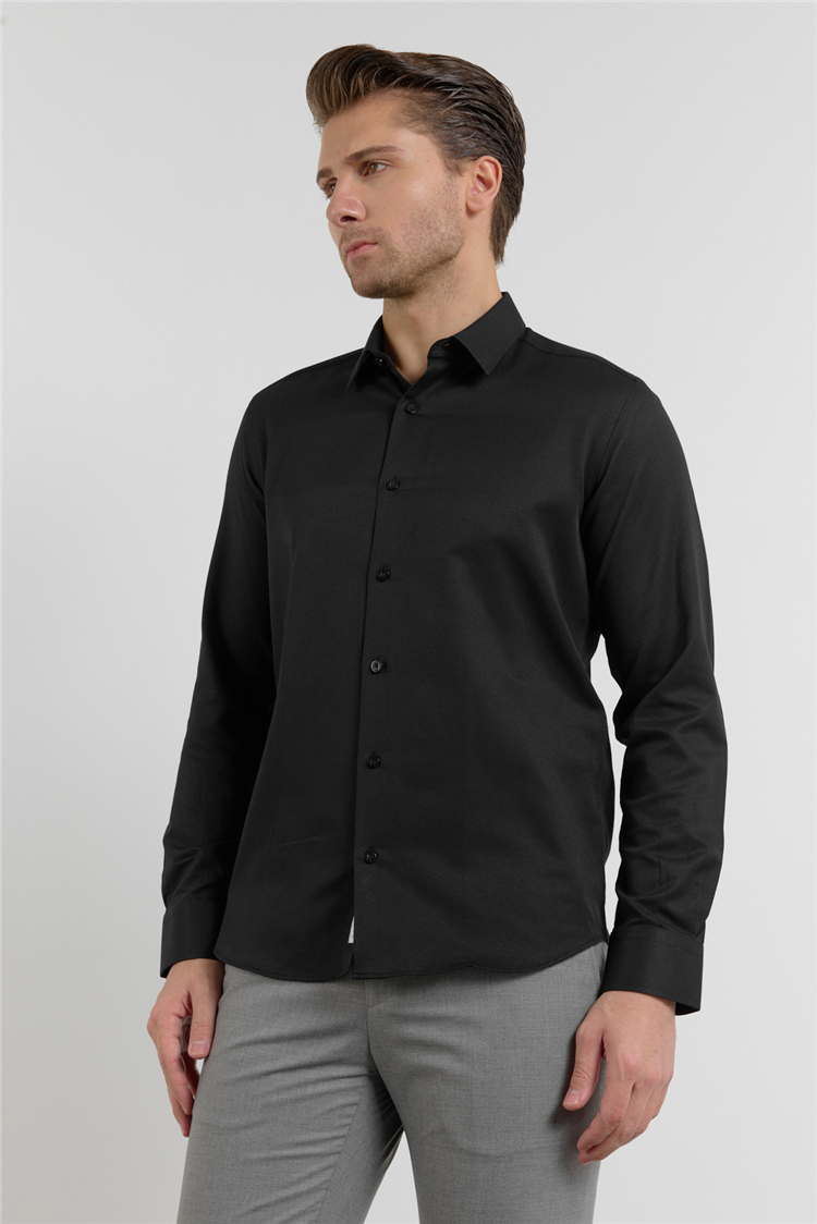 Siyah Dokulu Sert Yaka Uzun Kol Cepsiz Slim Fit Pamuklu Gömlek 1004255283