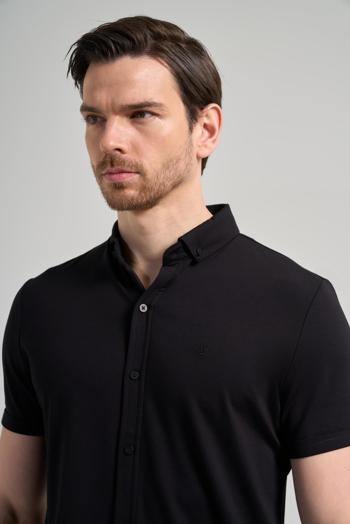 Siyah Kısa Kol Düz Örme İtalyan Yaka Cepsiz Pamuklu Classic Slim Fit Gömlek 1004250156