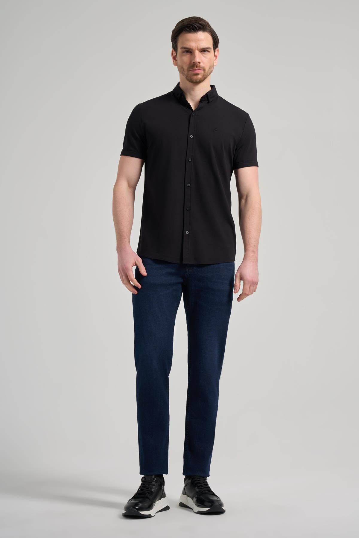 Siyah Kısa Kol Düz Örme İtalyan Yaka Cepsiz Pamuklu Classic Slim Fit Gömlek 1004250156