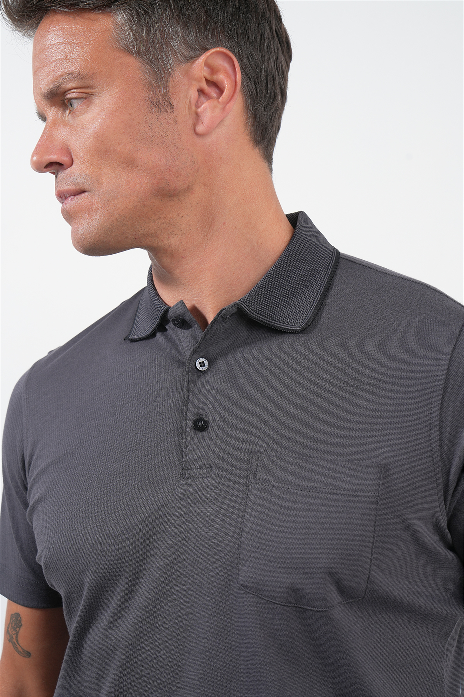 Siyah Polo Yaka Kısa Kol Cepli Comfort Fit Pamuklu Tişört 1011260157