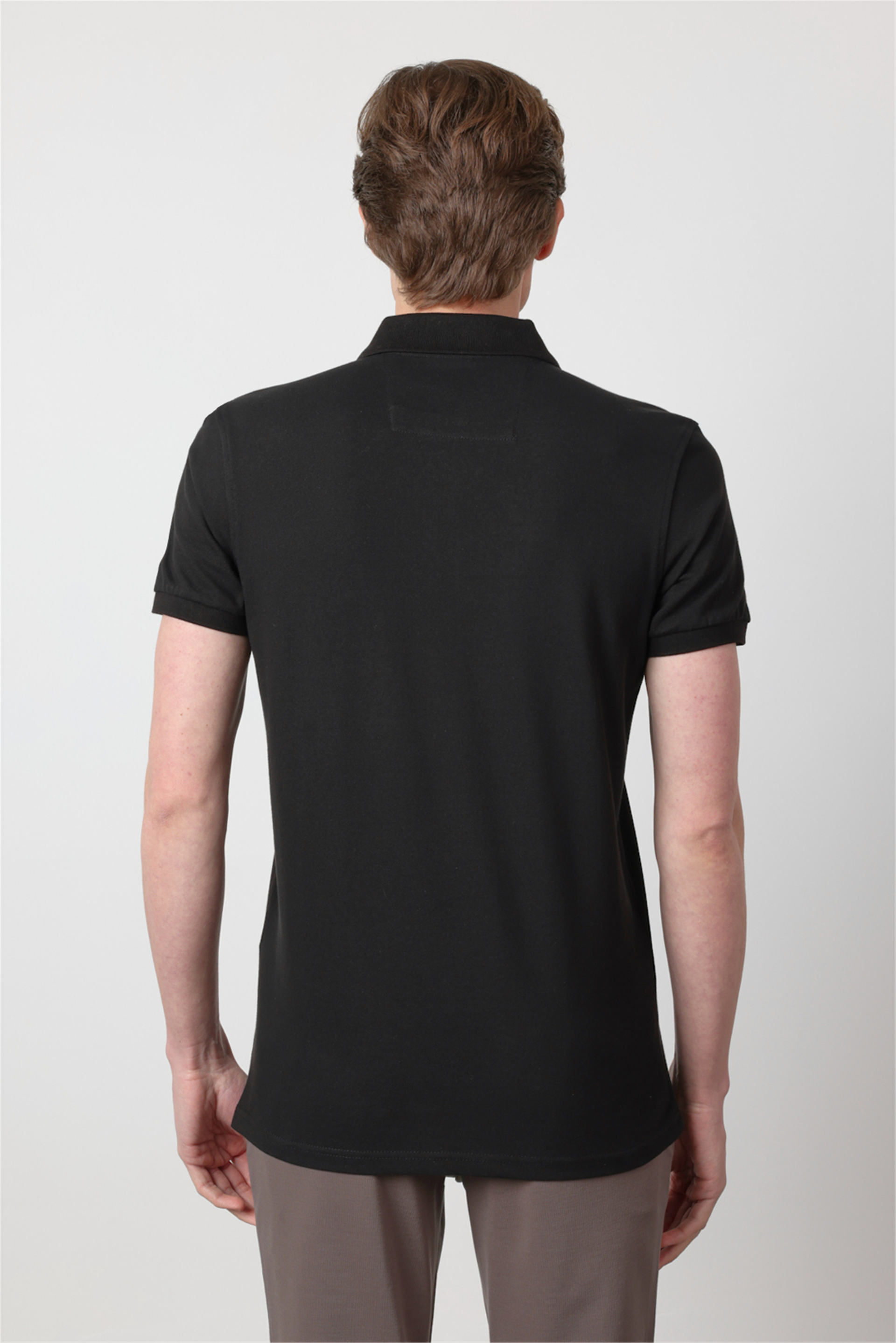 Siyah Polo Yaka Kısa Kol Cepsiz Slim Fit Pamuklu Tişört 1011260154