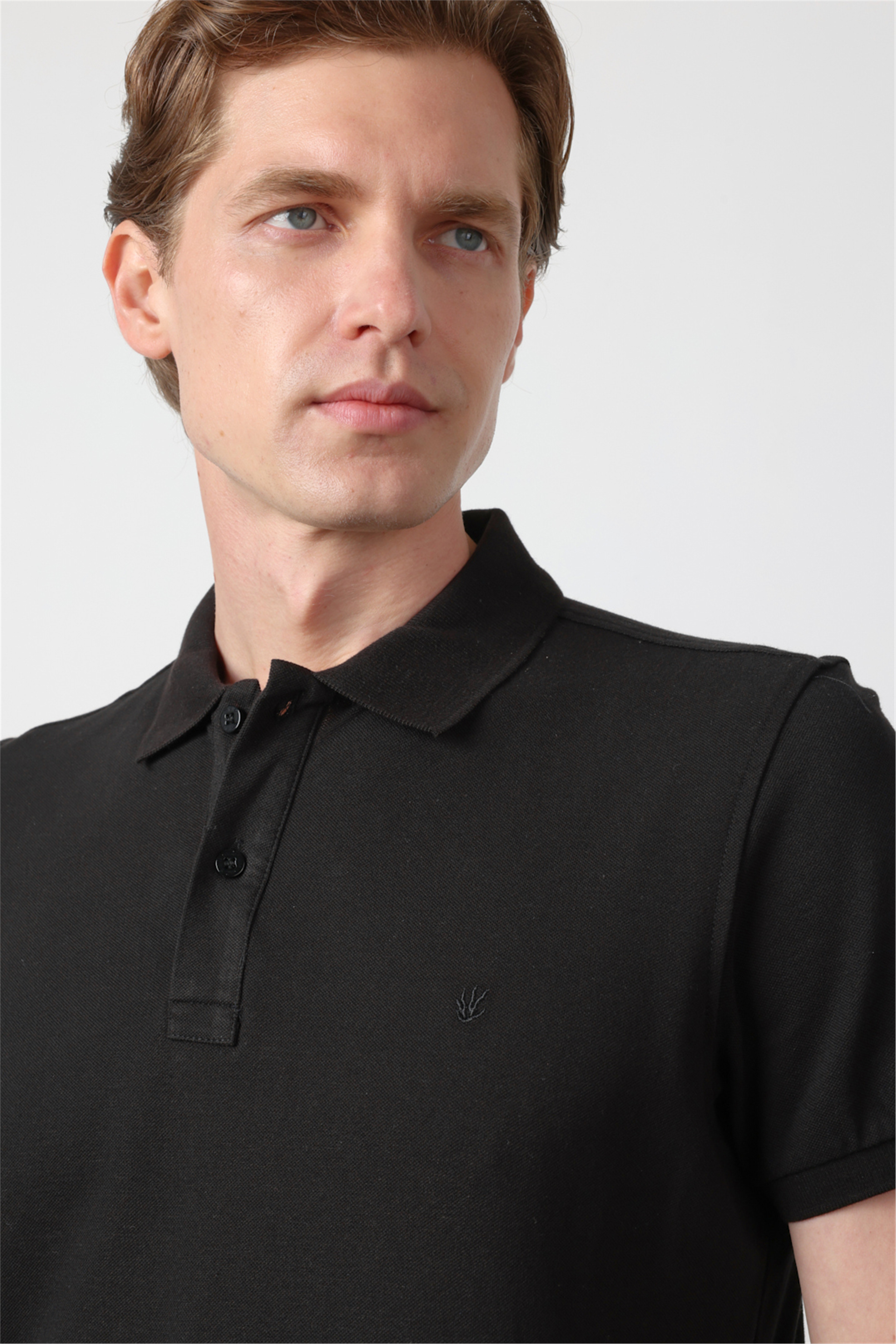 Siyah Polo Yaka Kısa Kol Cepsiz Slim Fit Pamuklu Tişört 1011260154