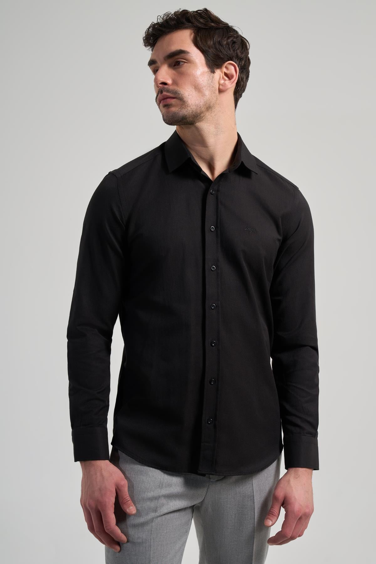 Sert Yaka Düz Classic Pamuklu Slim Fit Gömlek 1004250214