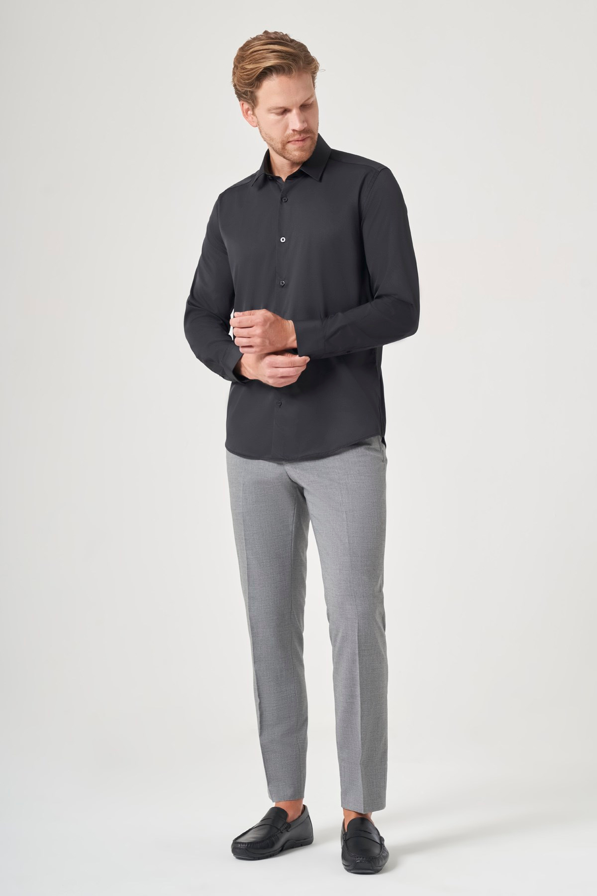 Siyah Sert Yaka Uzun Kol Cepsiz Slim Fit Esnek Su İtici Gömlek 1004260234