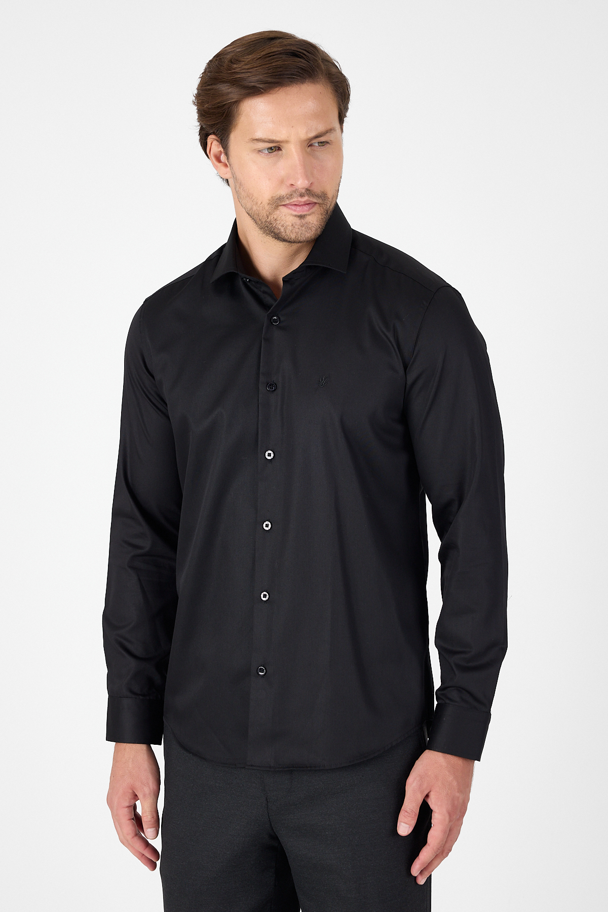 Siyah Uzun Kol Yarım İtalyan Yaka Kolay Ütü Slim Fit Pamuklu Gömlek 1004250267