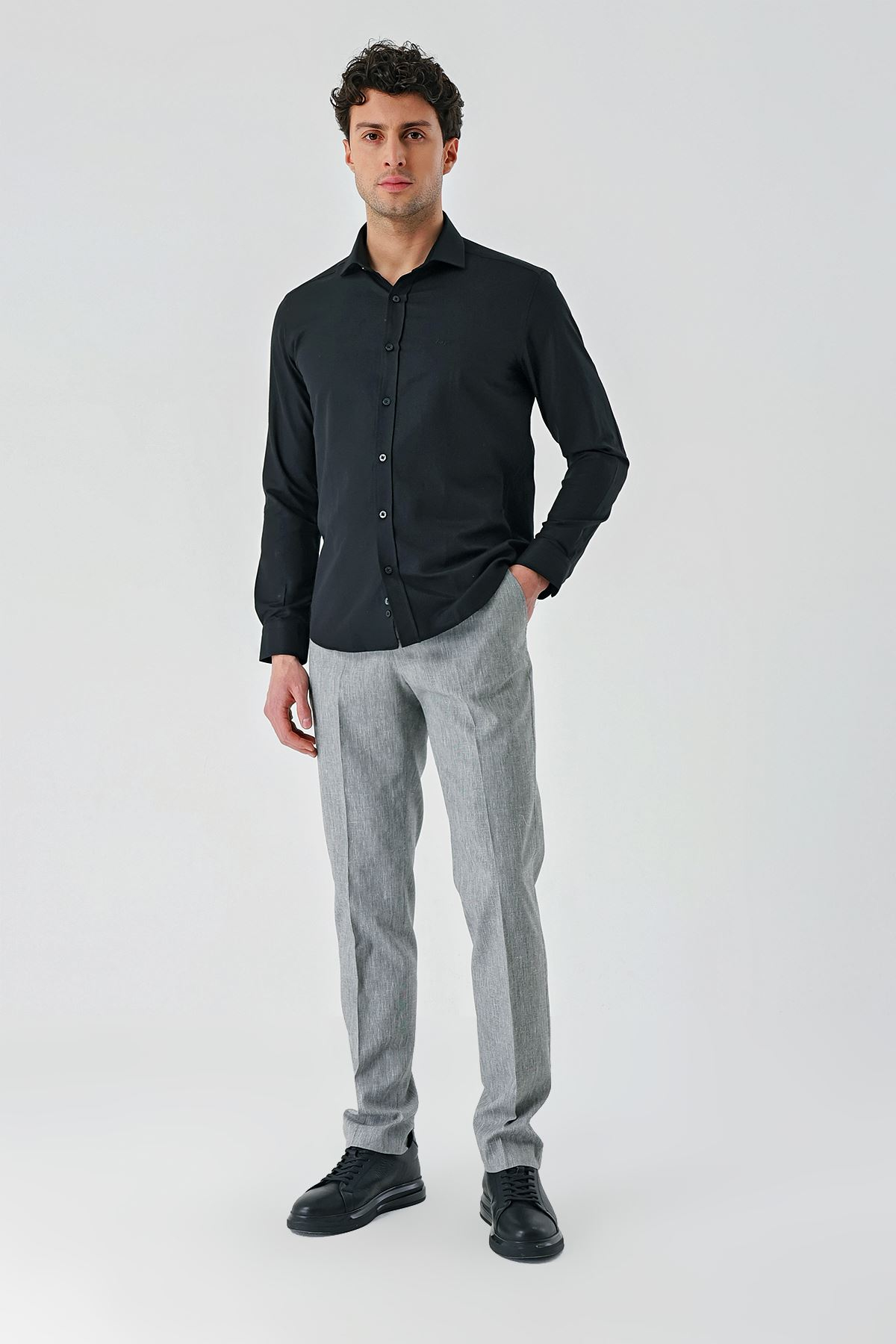 Siyah Uzun Kollu Oxford Cepsiz Pamuklu Klasik Slim Fit Dar Kesim Gömlek 1004240235