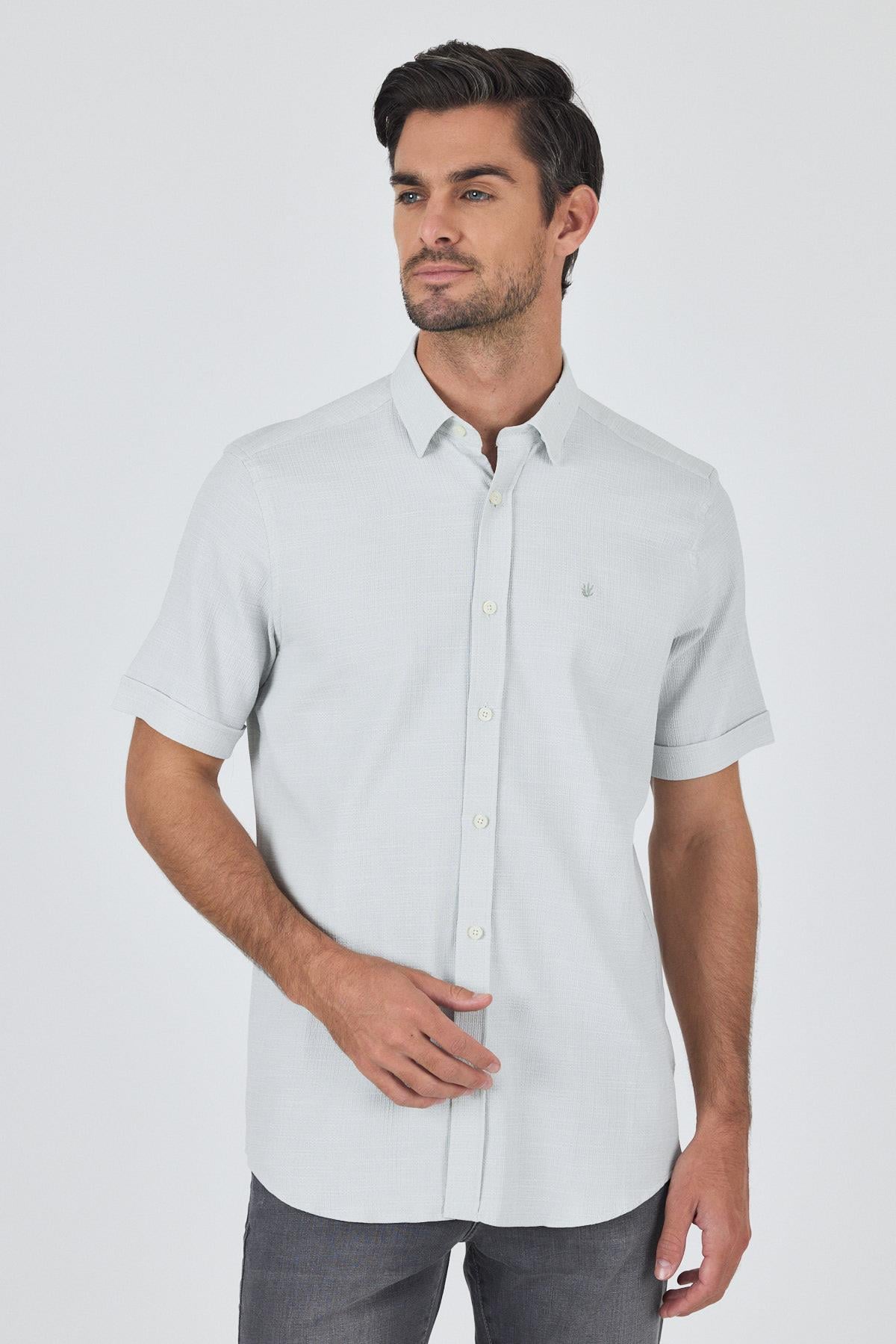Biritli Yaka Düz Casual Pamuklu Comfort Fit Gömlek 1004250221