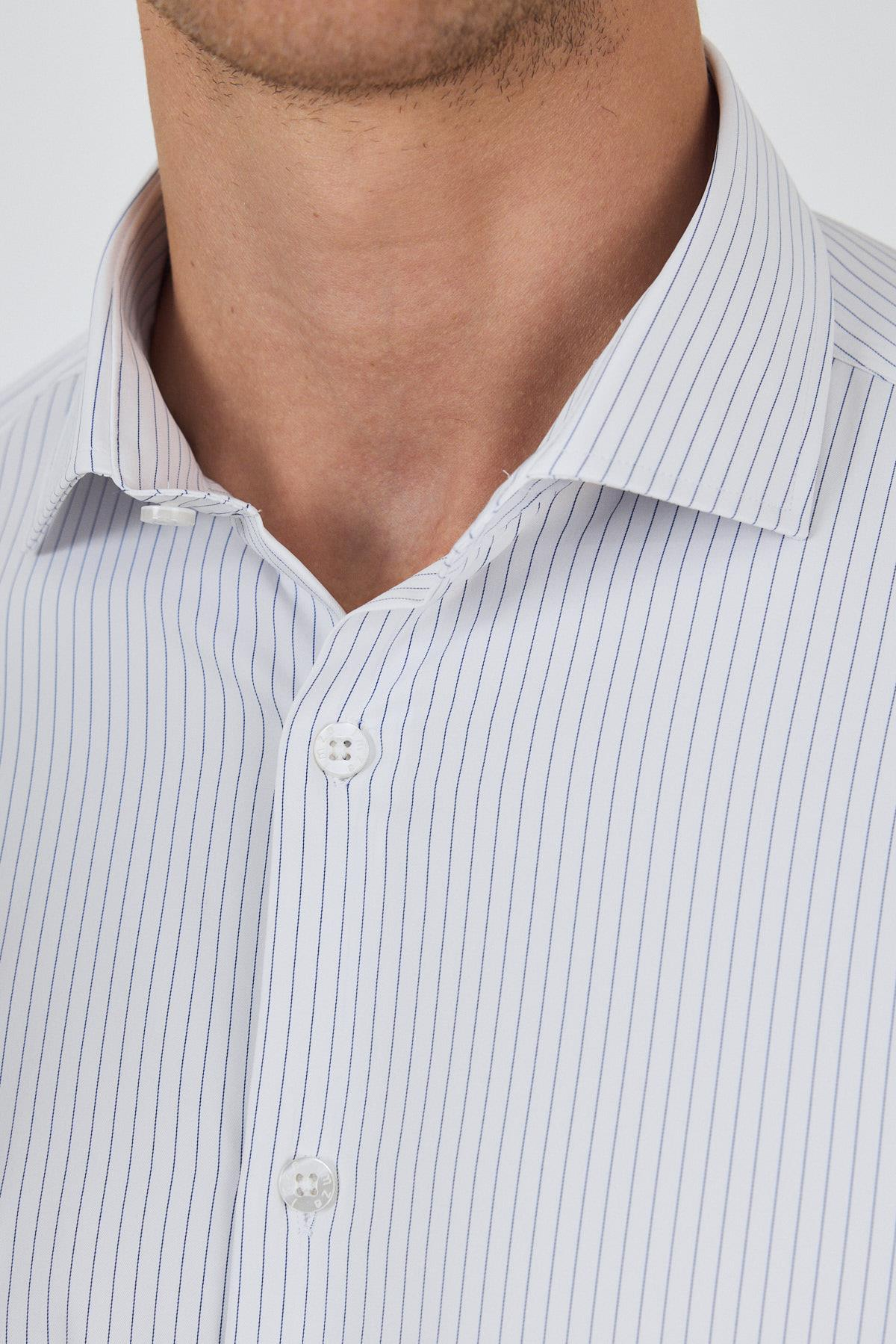 Beyaz Uzun Kol Çizgili Desen Bez Ayağı İtalyan Yaka Cepsiz Esnek Classic Slim Fit Gömlek 1004250202