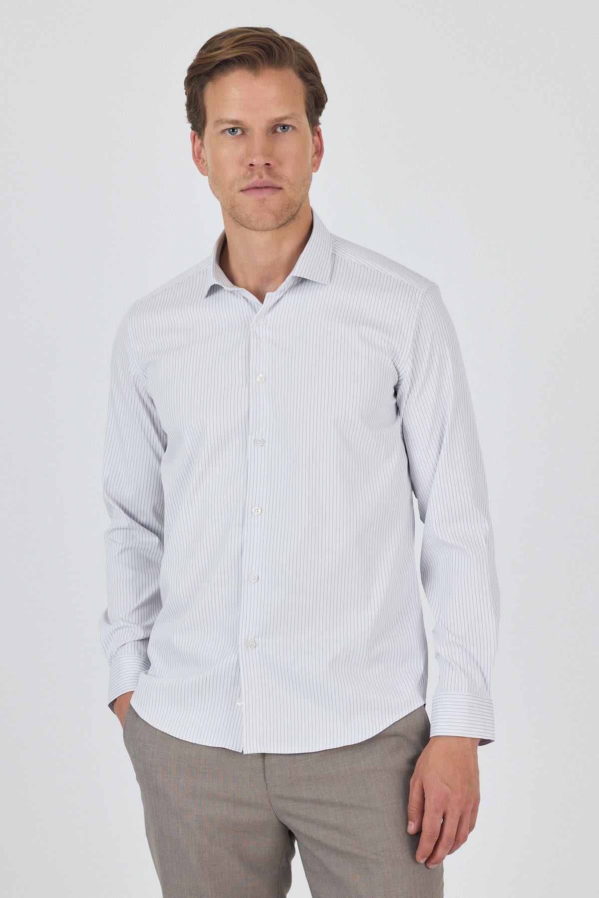 Beyaz Uzun Kol Çizgili Desen Bez Ayağı İtalyan Yaka Cepsiz Esnek Classic Slim Fit Gömlek 1004250202