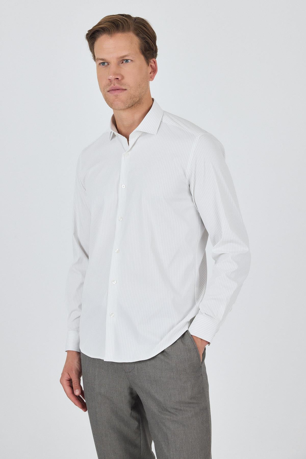 Beyaz Uzun Kol Çizgili Desen Bez Ayağı İtalyan Yaka Cepsiz Esnek Classic Slim Fit Gömlek 1004250202