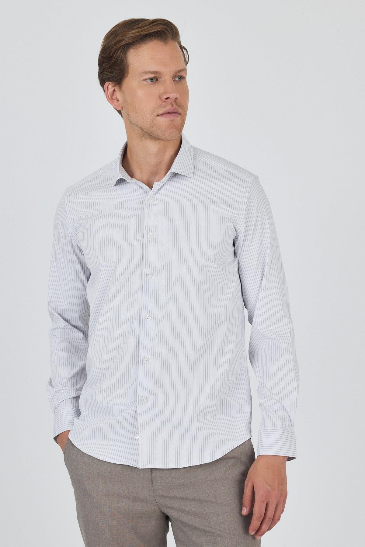 Beyaz Uzun Kol Çizgili Desen Bez Ayağı İtalyan Yaka Cepsiz Esnek Classic Slim Fit Gömlek 1004250202