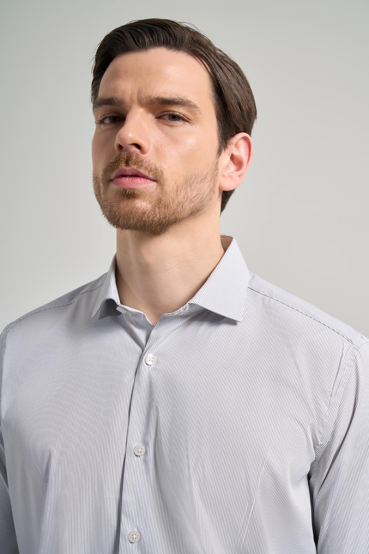Beyaz Kol Çizgili Desen Bez Ayağı Sert Yaka Cepsiz Esnek Classic Slim Fit Gömlek 1004250158