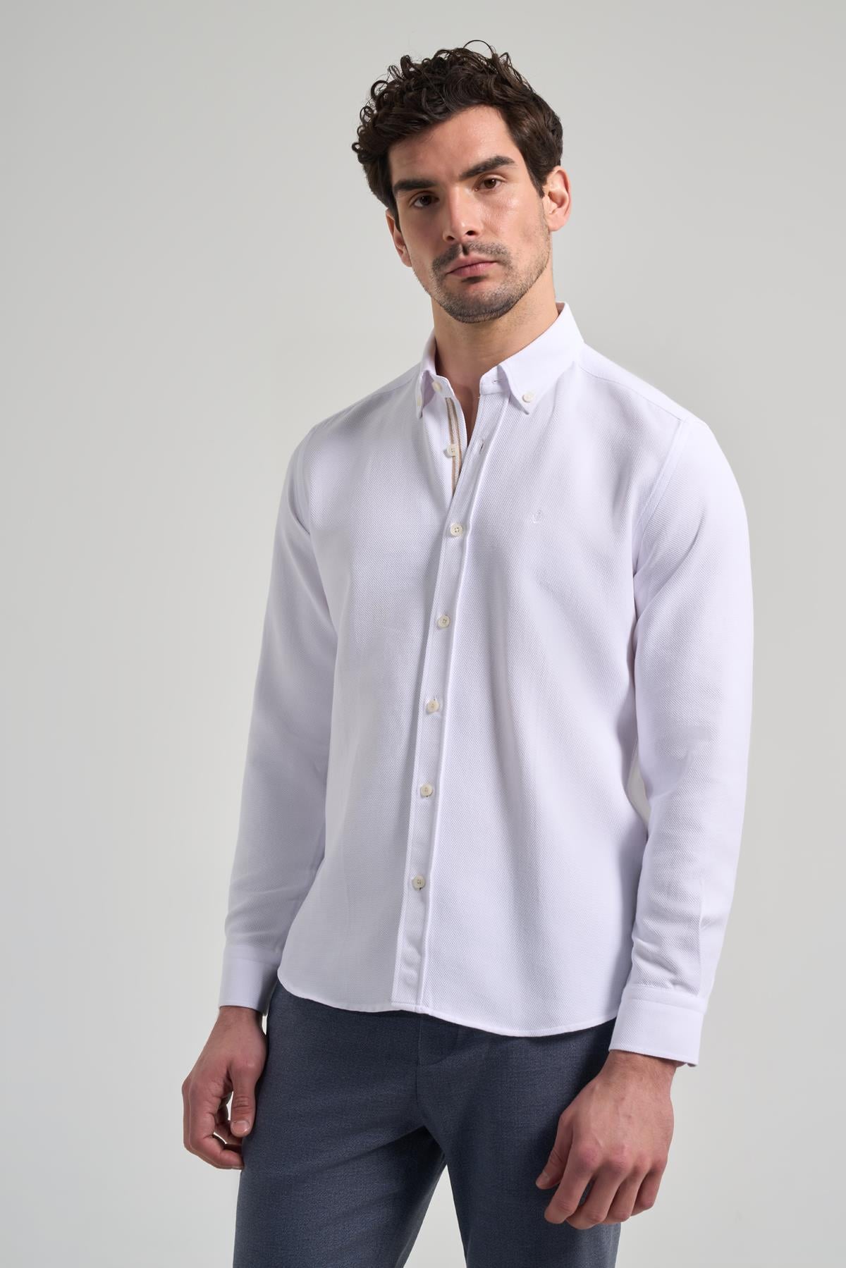 Kol Desenli Armürlü Düğmeli Yaka Cepsiz Pamuklu Casual Slim Fit Gömlek 1004250206
