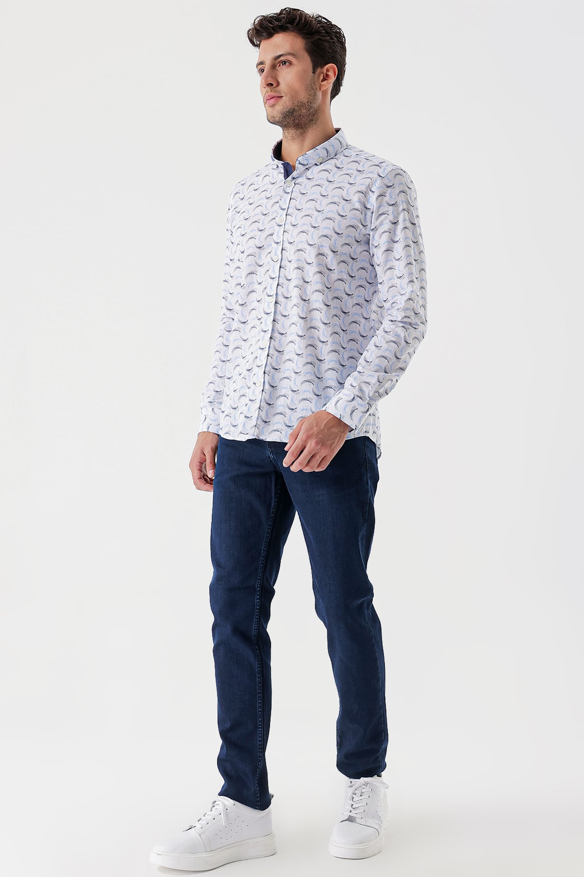 Beyaz Uzun Kollu Baskılı Bez Ayağı Cepsiz Garnili Klasik Slim Fit Dar Kesim Gömlek 1004230228