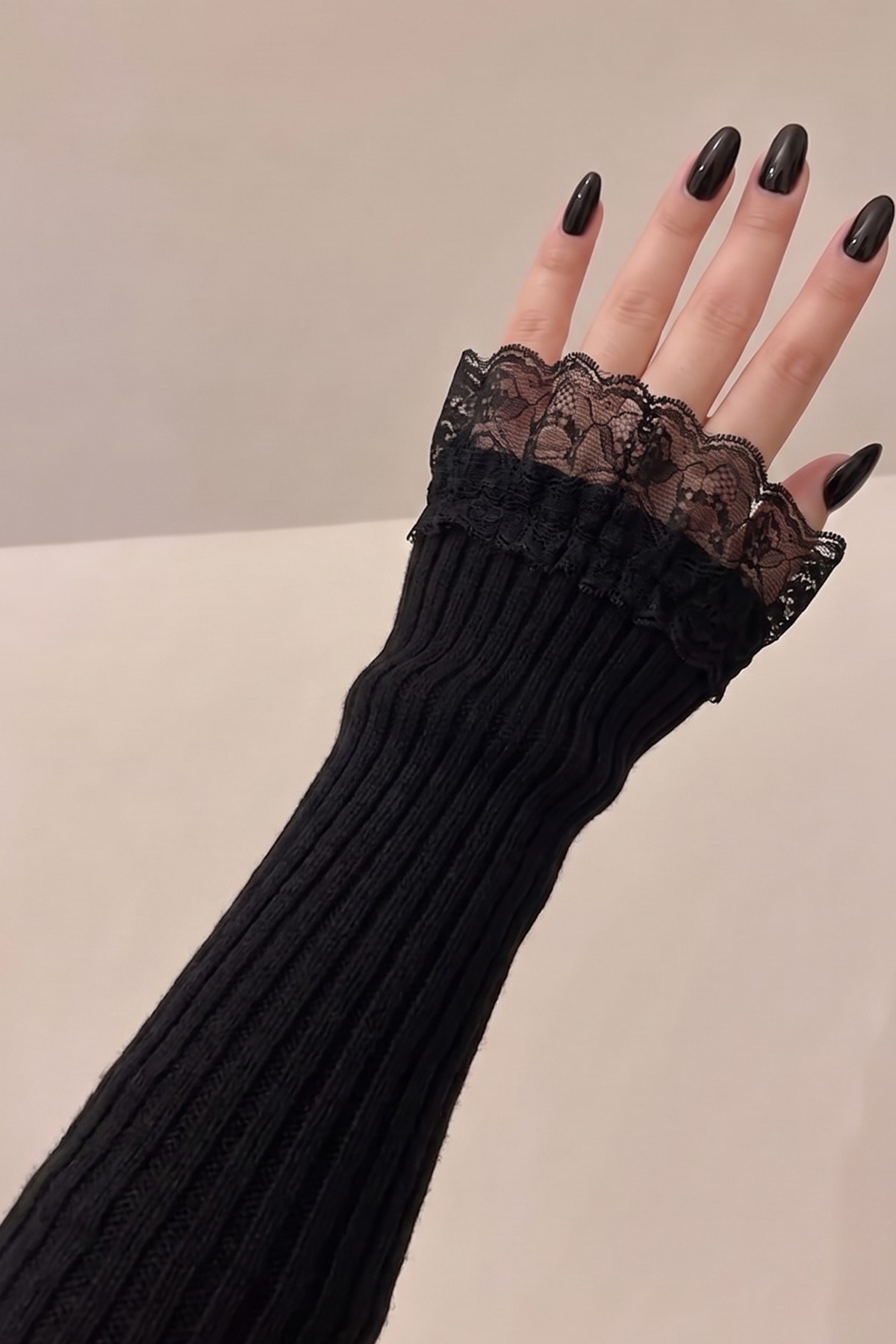 Kadın Siyah Dantelli Triko Isıtıcı Kolluk Eldiven