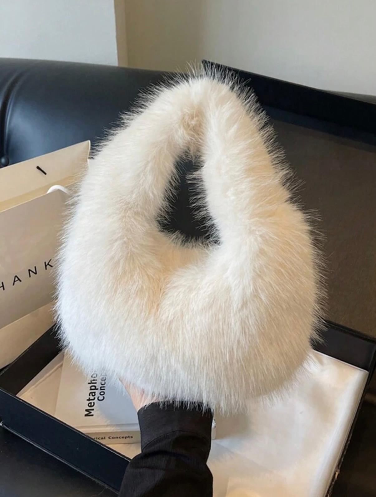 İthal Beyaz Vip Kürk Peluş Çanta