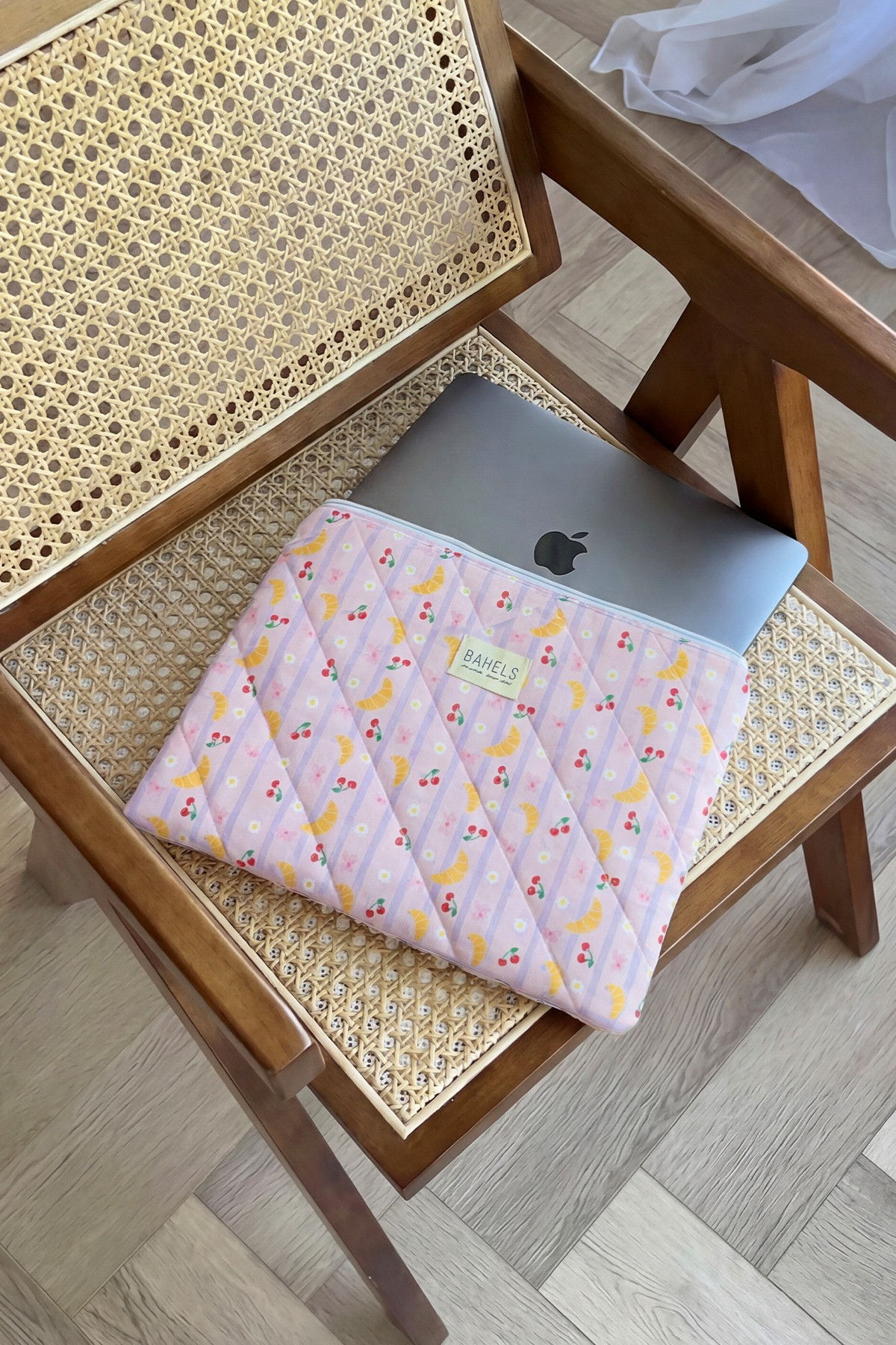 Kruvasan XL Macbook ve Tablet Uyumlu Portföy Çanta