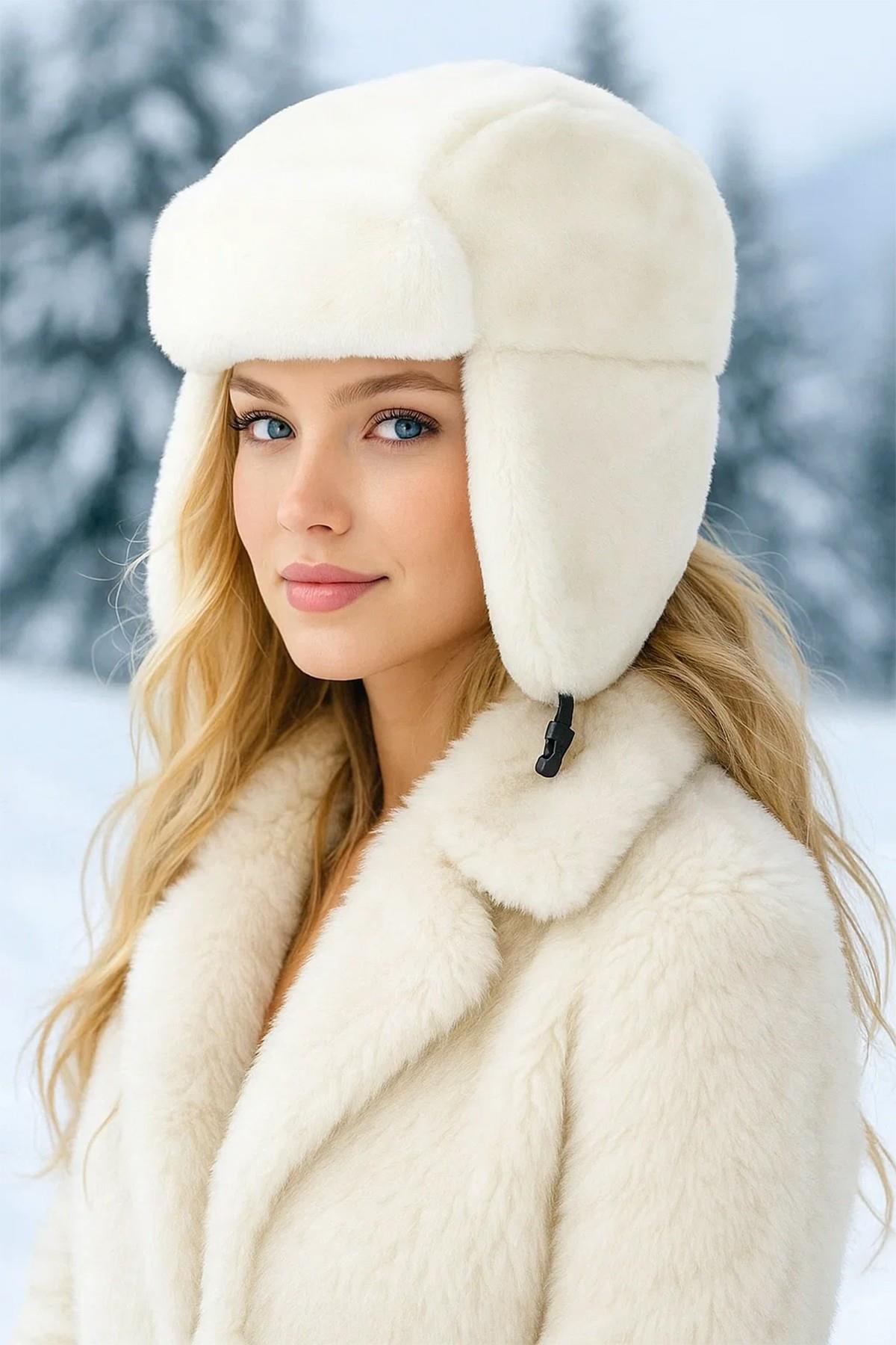 Peluş Kulaklı Klipsli Bere Şapka