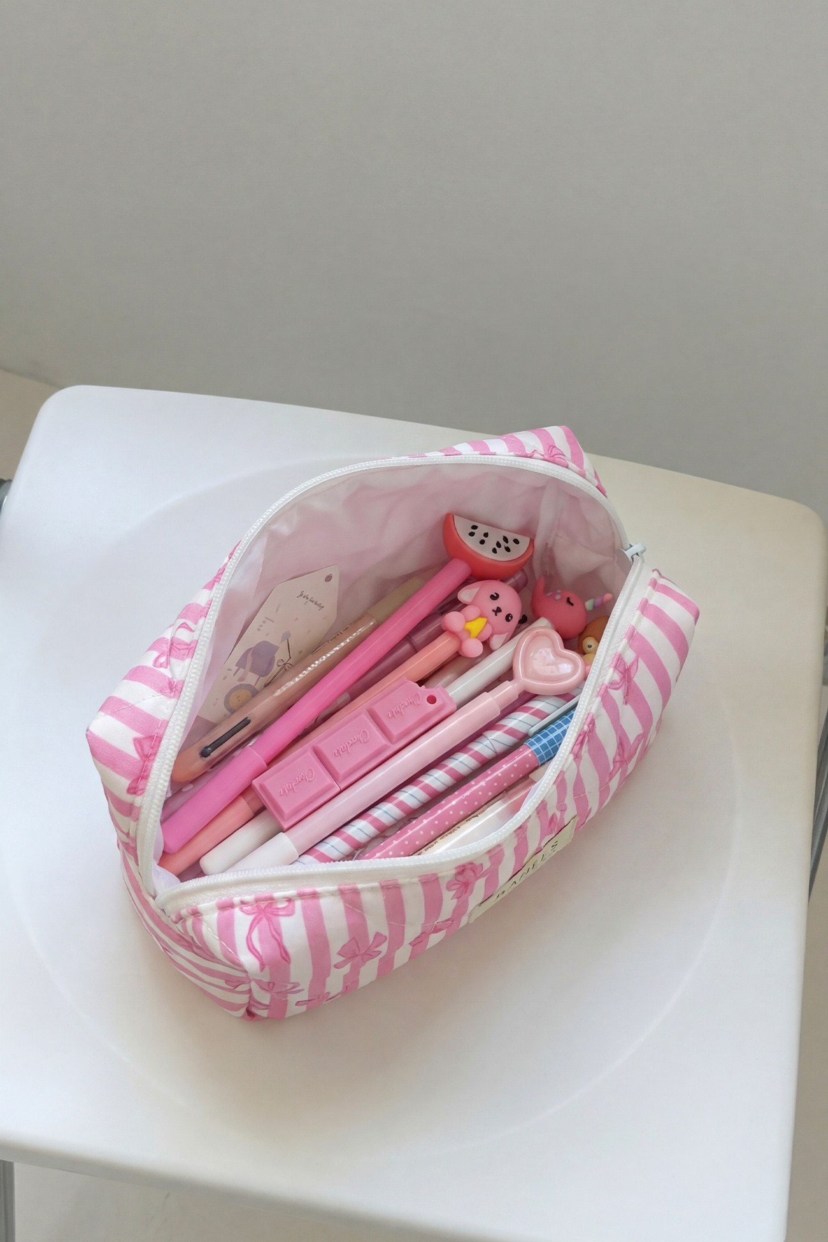 Pembe Çizgili Fiyonk Kalemlik Kalem Kutusu Kalem Çantası