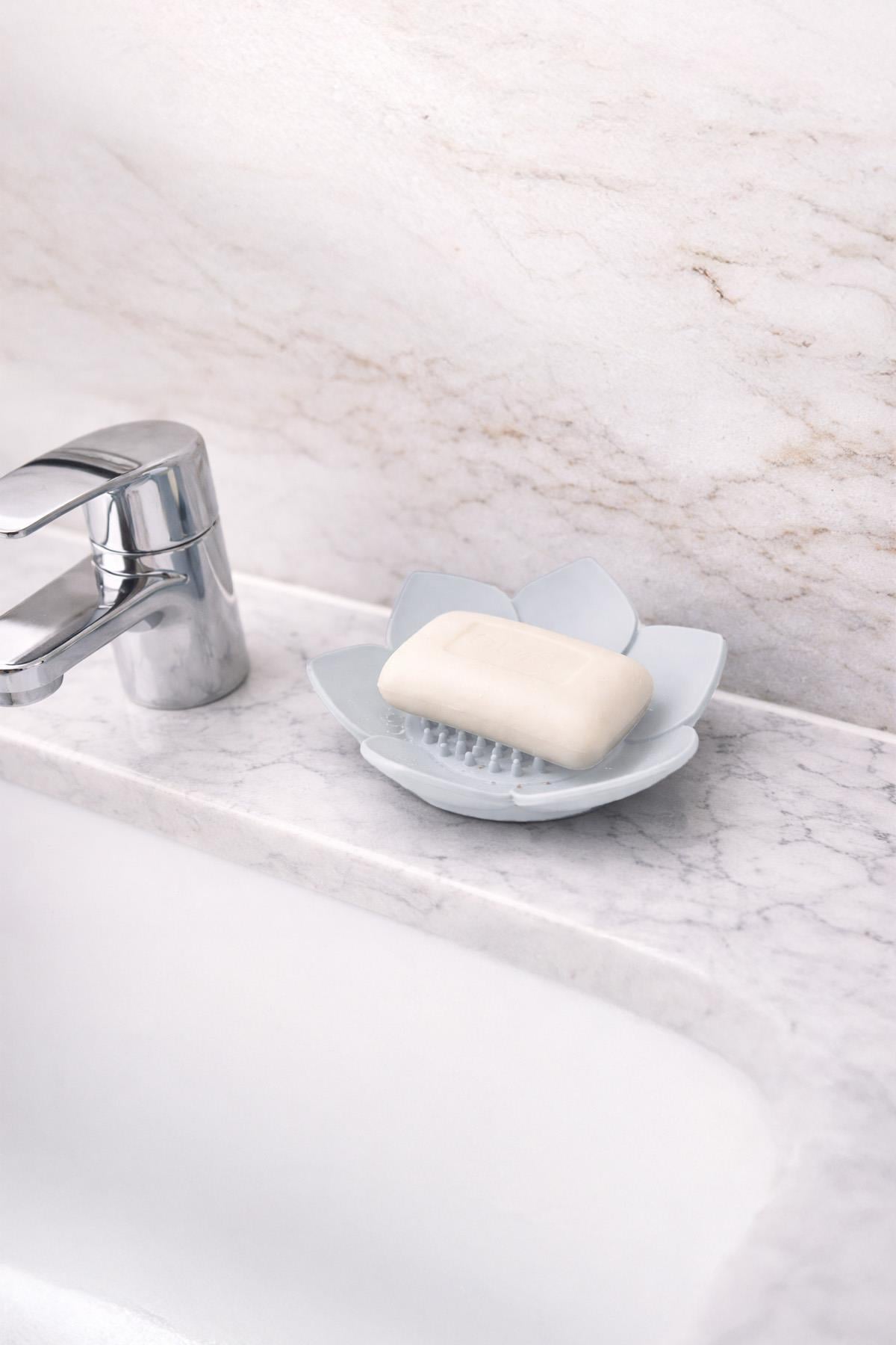 Beyaz Lotus Desenli Silikon Sabunluk Su Giderli Katı Sabunluk Banyo Lavabo Sabun Tutucu