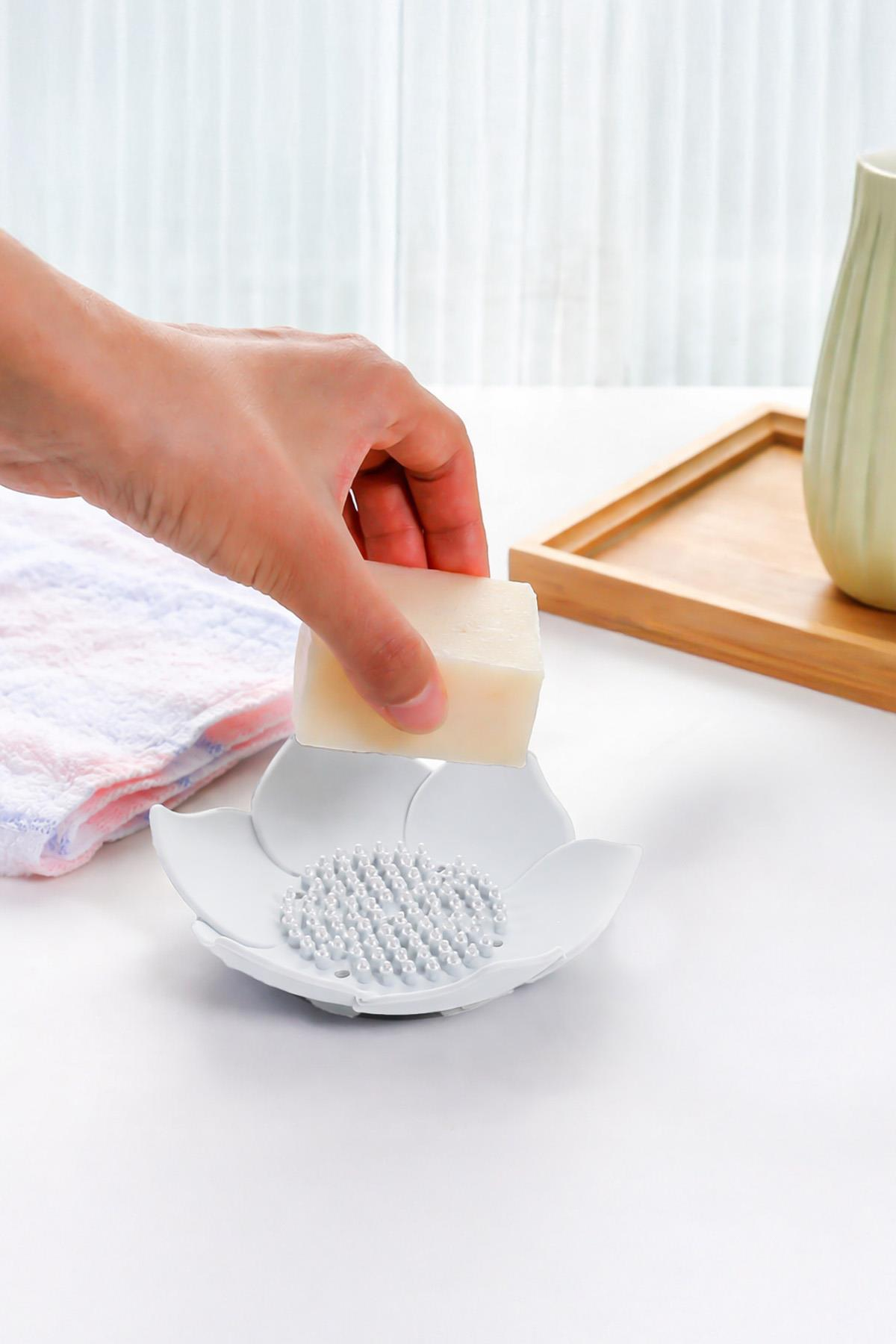 Beyaz Lotus Desenli Silikon Sabunluk Su Giderli Katı Sabunluk Banyo Lavabo Sabun Tutucu