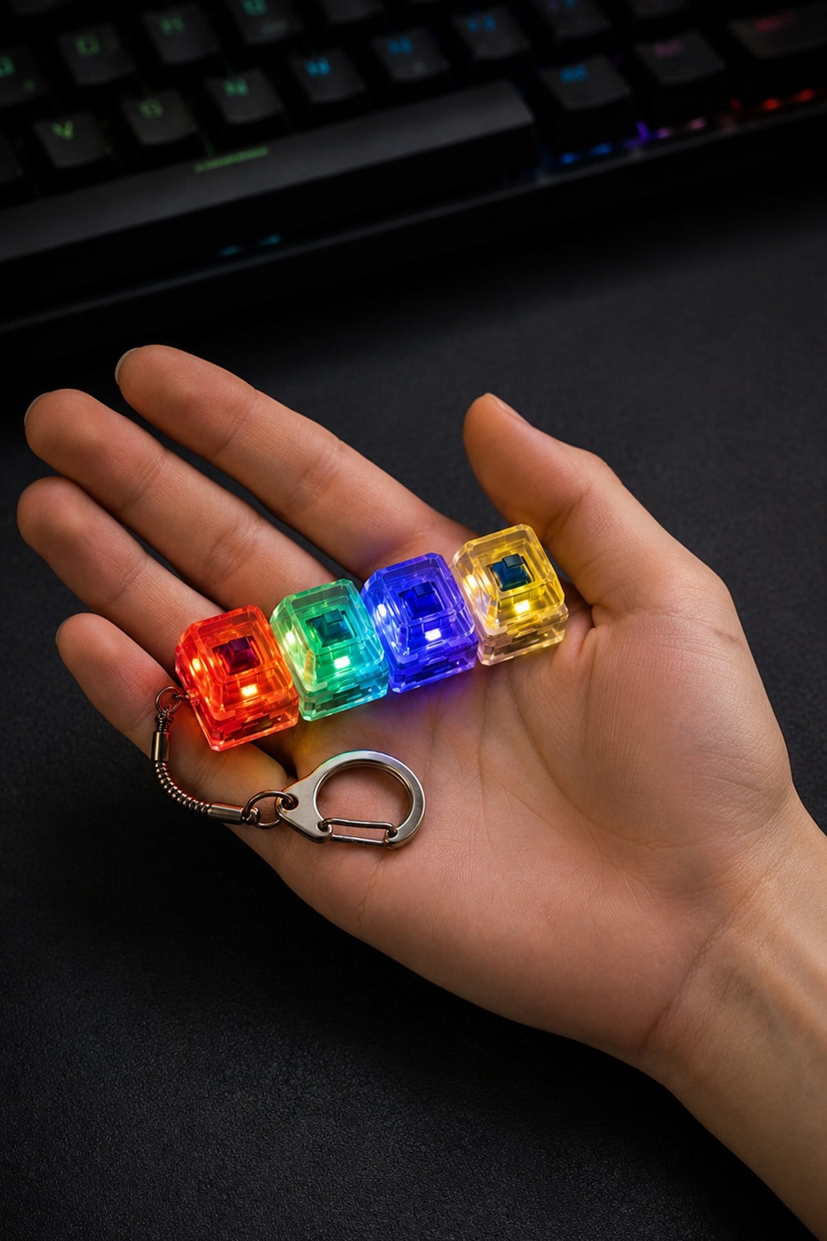 Işıklı Click Sesli Stres Giderici Anahtarlık Mini Klavye Oyuncu Fidget Keychain
