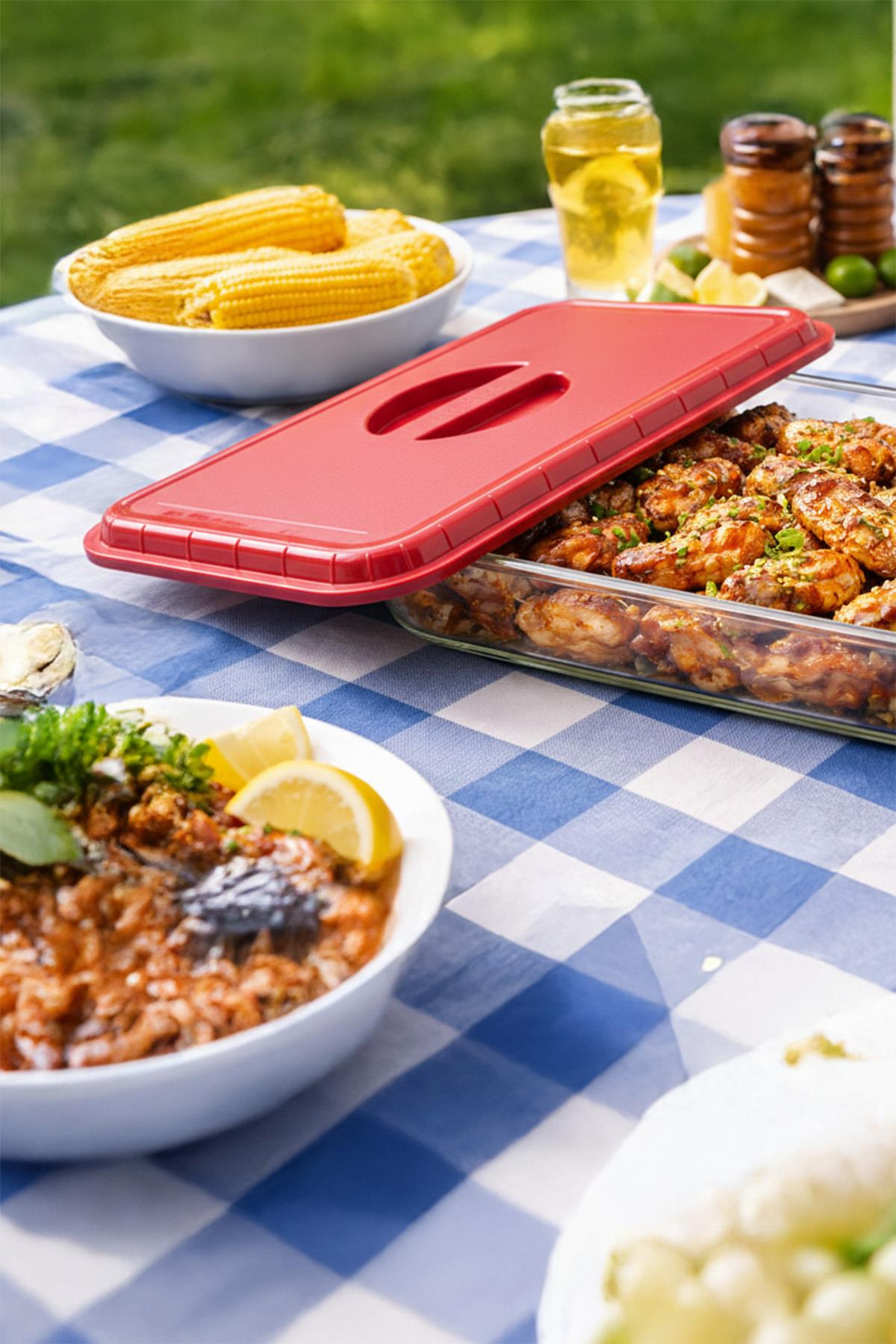 Kırmızı Renk Dikdörtgen Borcam Kapağı Sızdırmaz Plastik Malzeme ile Üretilmiş Esnek ve Dayanıklı Kapak Gıda Saklama ve Taşıma İçin Uygun Pratik Kullanımlı Yedek Kapak