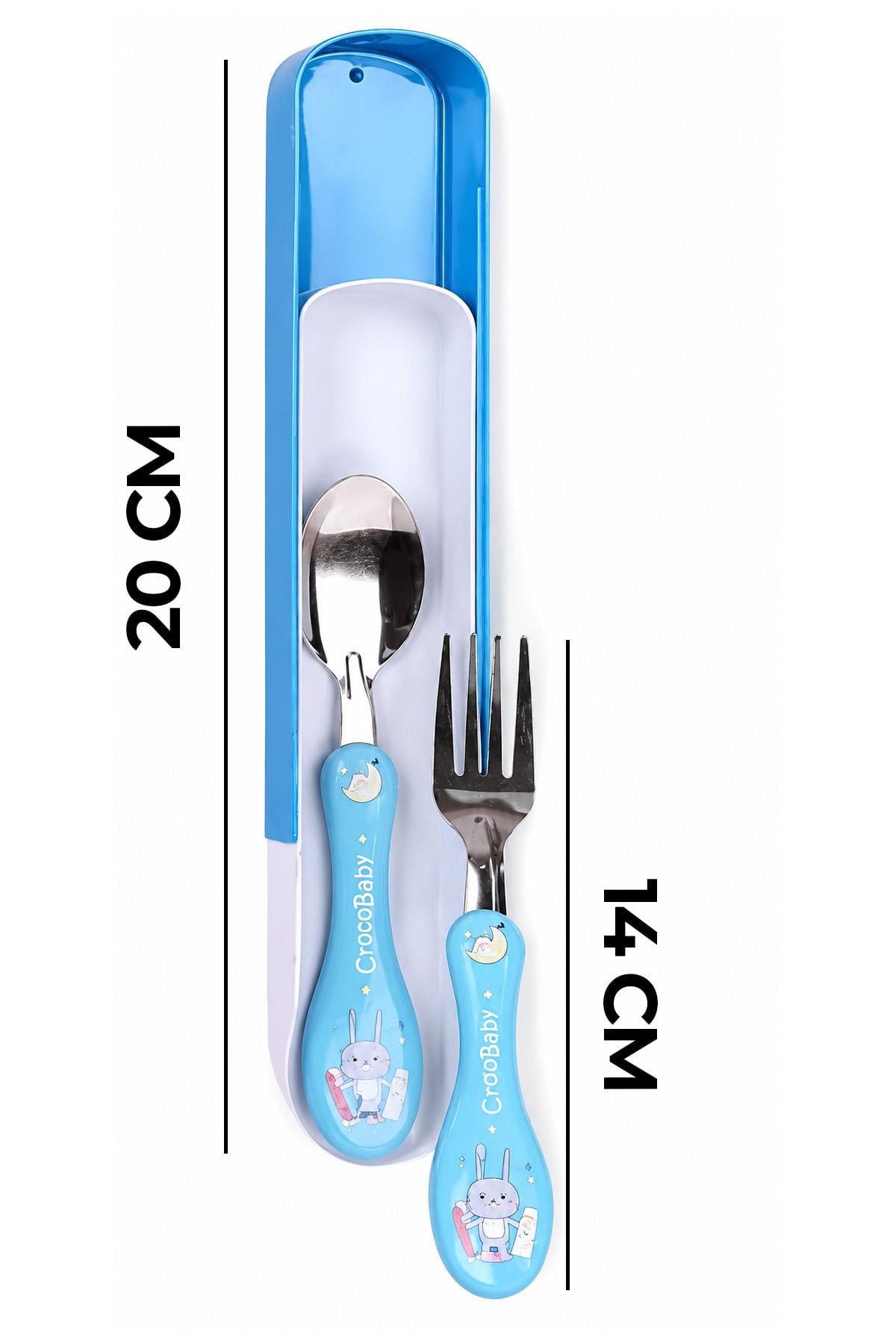 PlusOmi farkı ile çocukların yemek saatlerini daha eğlenceli ve konforlu hale getirin! 🥄✨  Çocukların yemek yemeye alışma sürecinde kullanılan ürünlerin ergonomik ve güvenli olması büyük önem taşır. Kaygan veya sert tutuşlu ürünler kullanım zorluğu oluşt