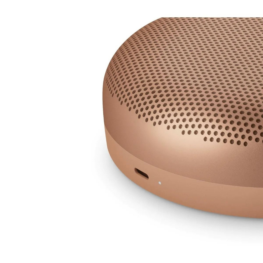Bang & Olufsen Beosound A1 3. Nesil Su Geçirmez Taşınabilir Bluetooth Hoparlör Bal Rengi