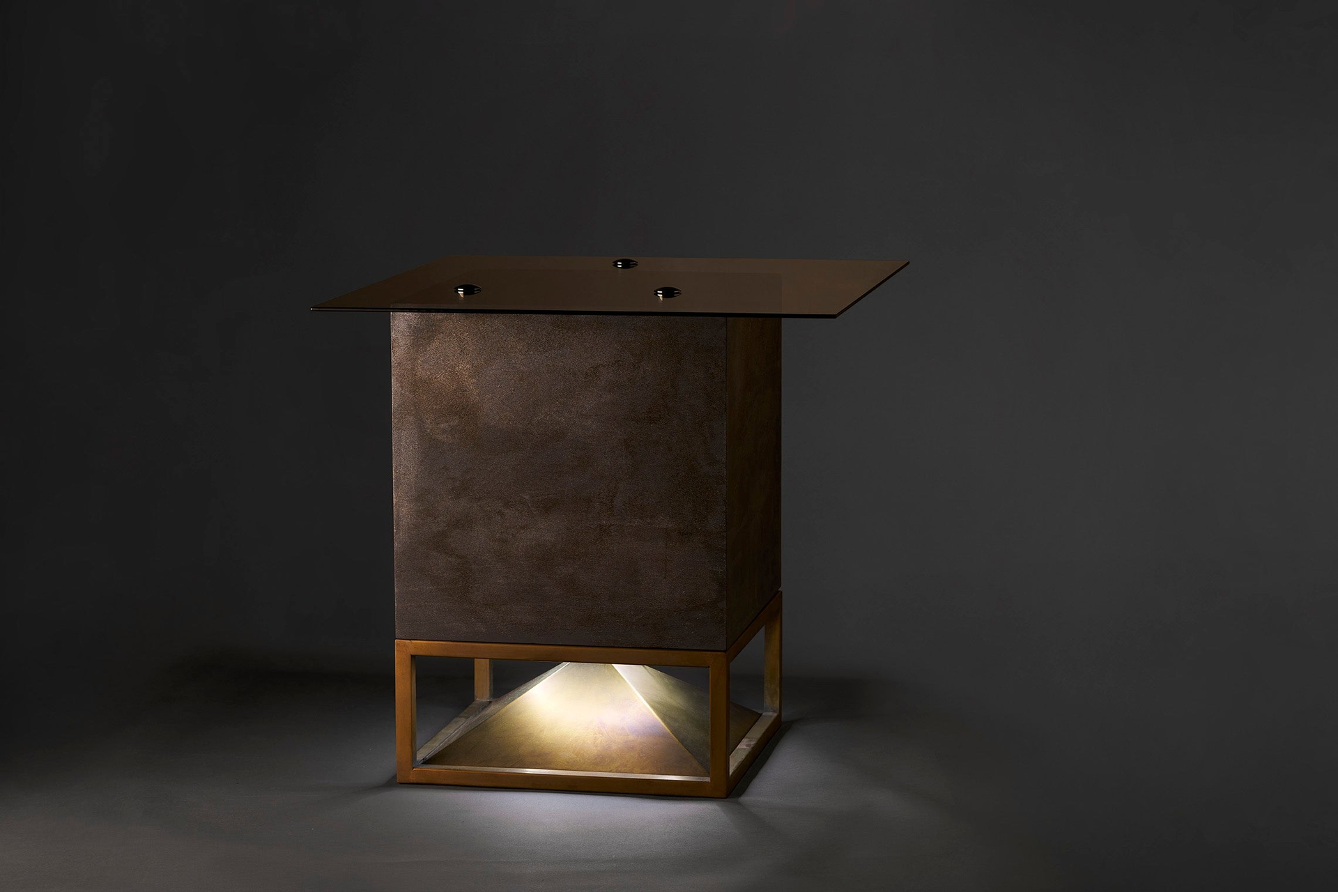 Cube 400 TEN Table
