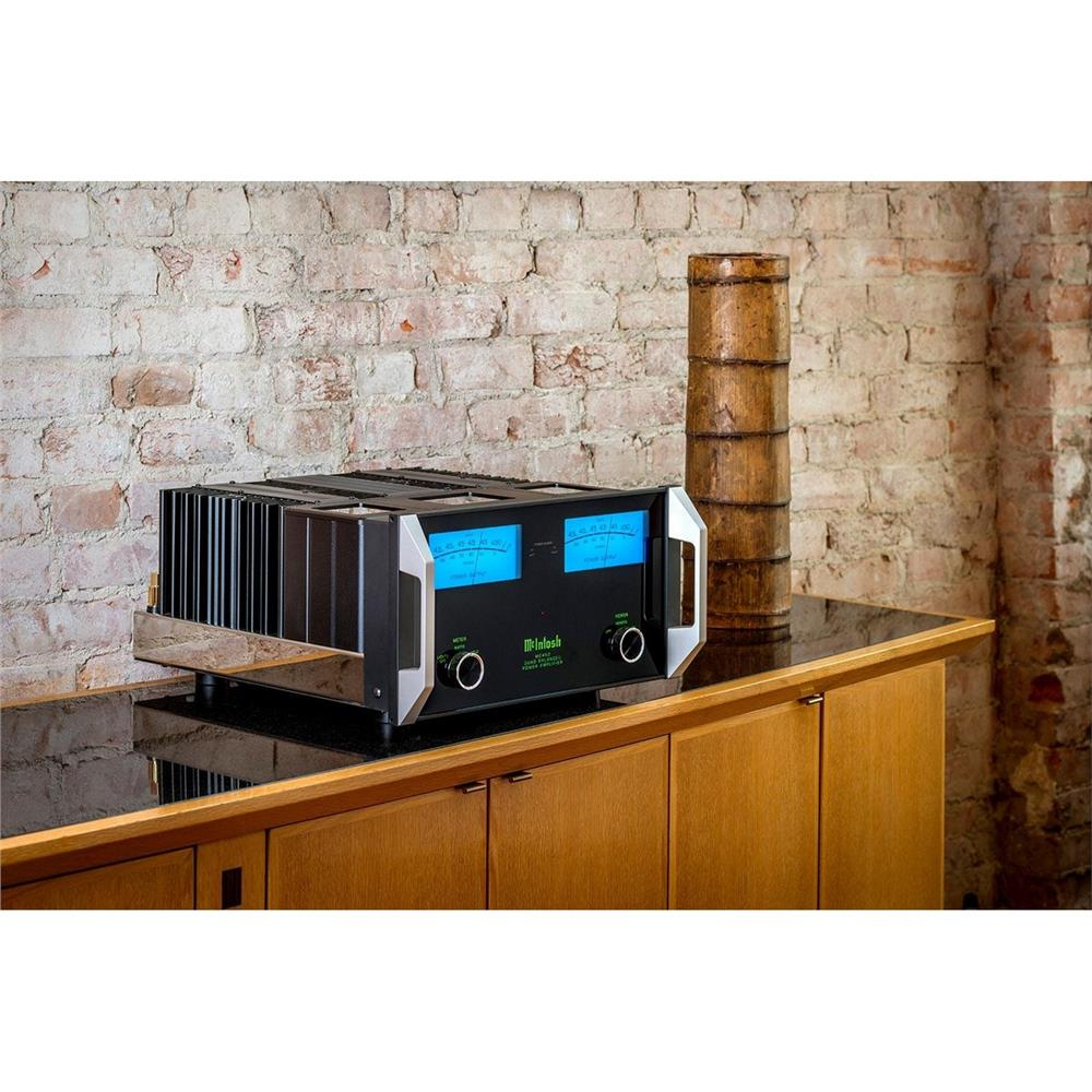 McIntosh MC462 2-Channel Solid State Power Ampliler