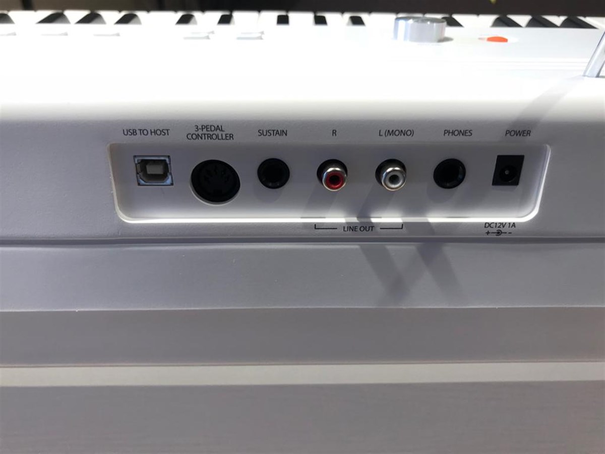 ARTESİA PA88H+BEYAZ DİJİTAL PİYANO AHŞAP STANDLI+KULAKLI+TABURE