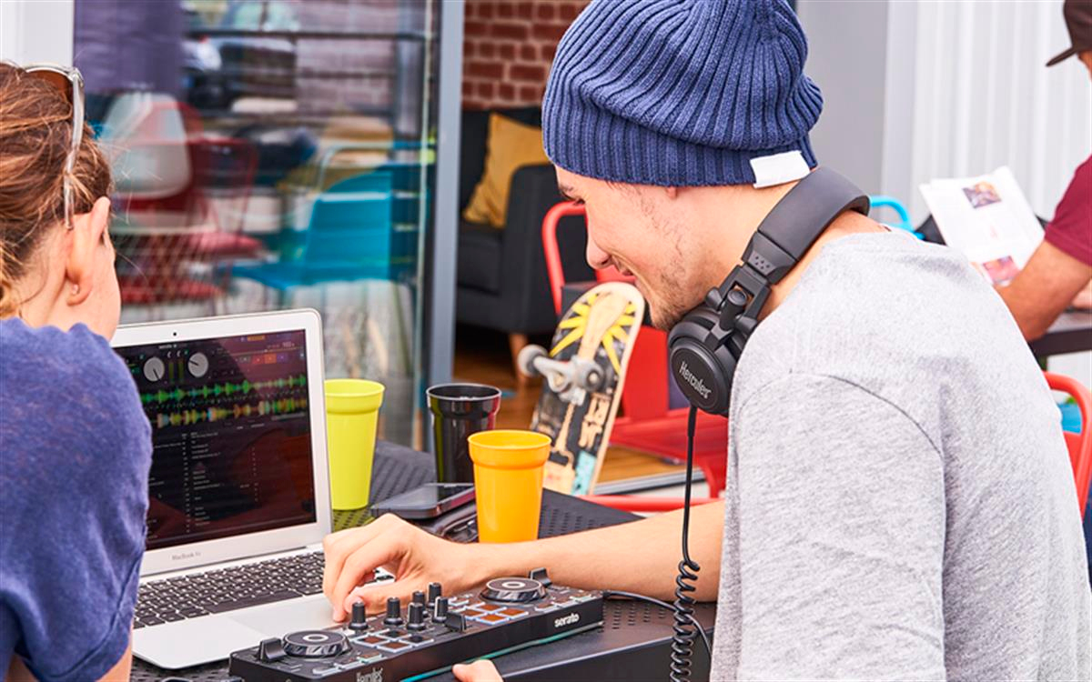 Hercules Starlight Dj Controller