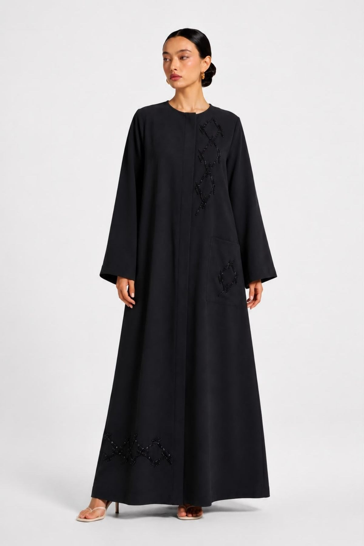Kum Krep Crep Siyah Taş İşlemeli Abaya