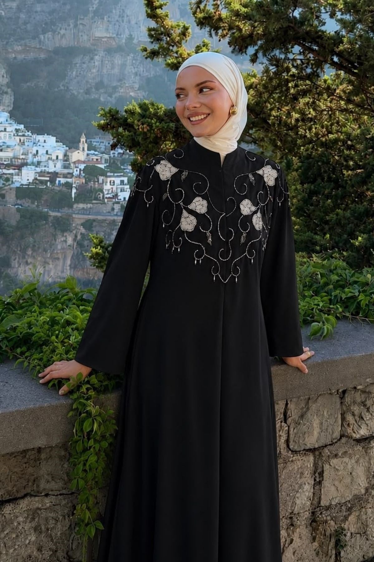 Siyah Lalezar Abaya