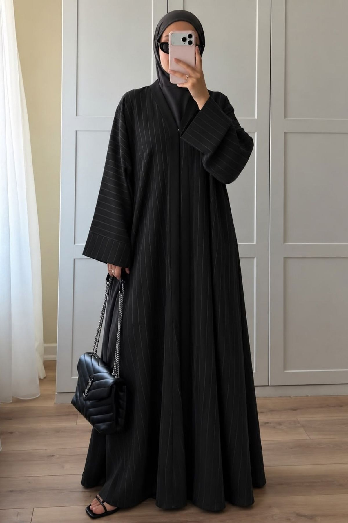 Çizgili Dubai İpeği Siyah Abaya