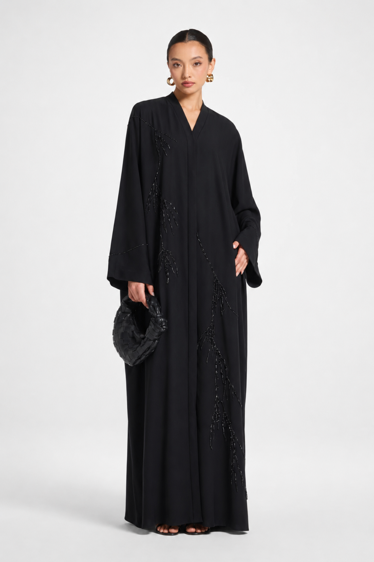 Dubai İpeği Özel Kasnak İşlemeli Ferace / Abaya