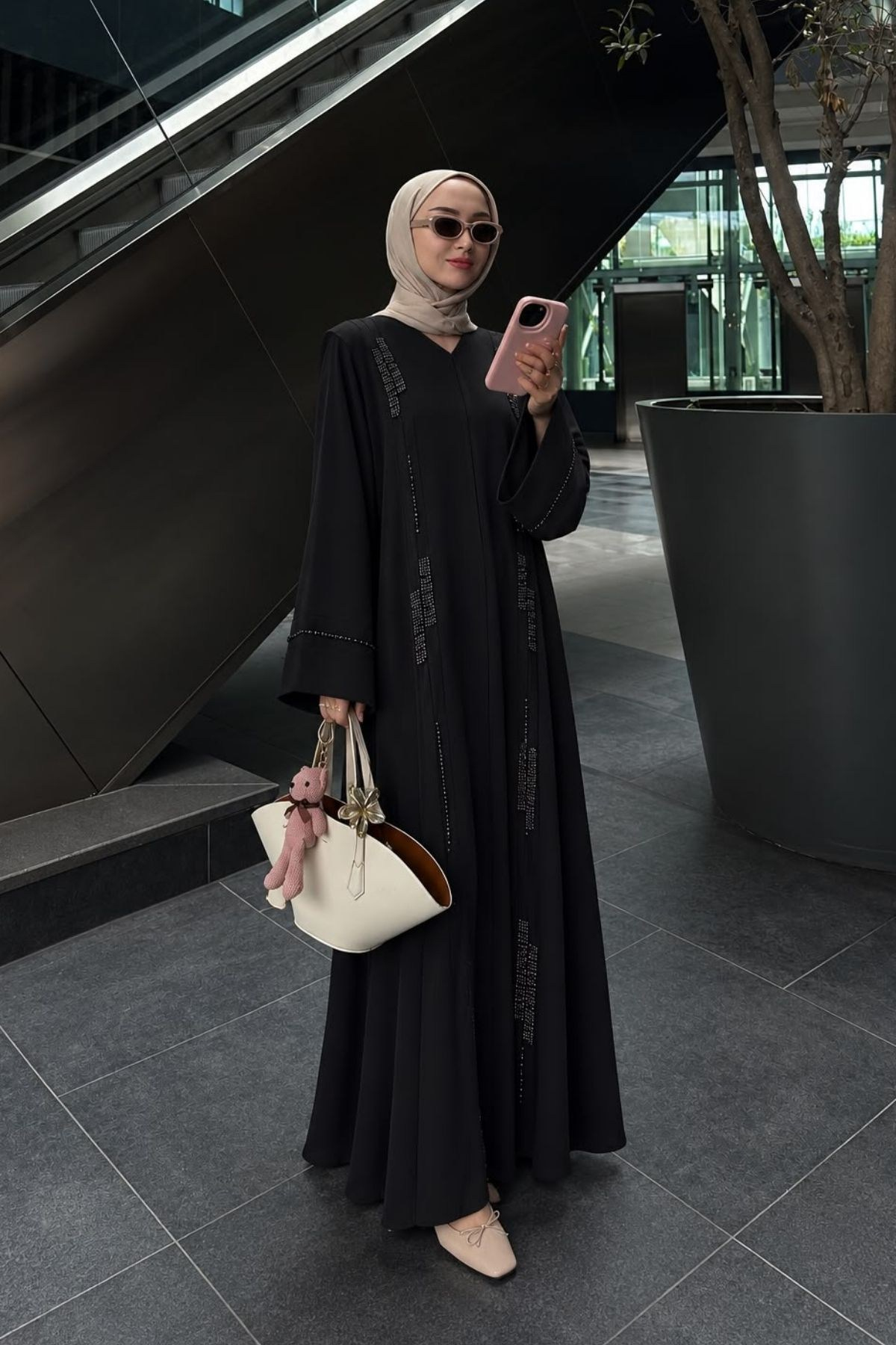 Dubai İpeği Şerit Taş İşleme Siyah Abaya